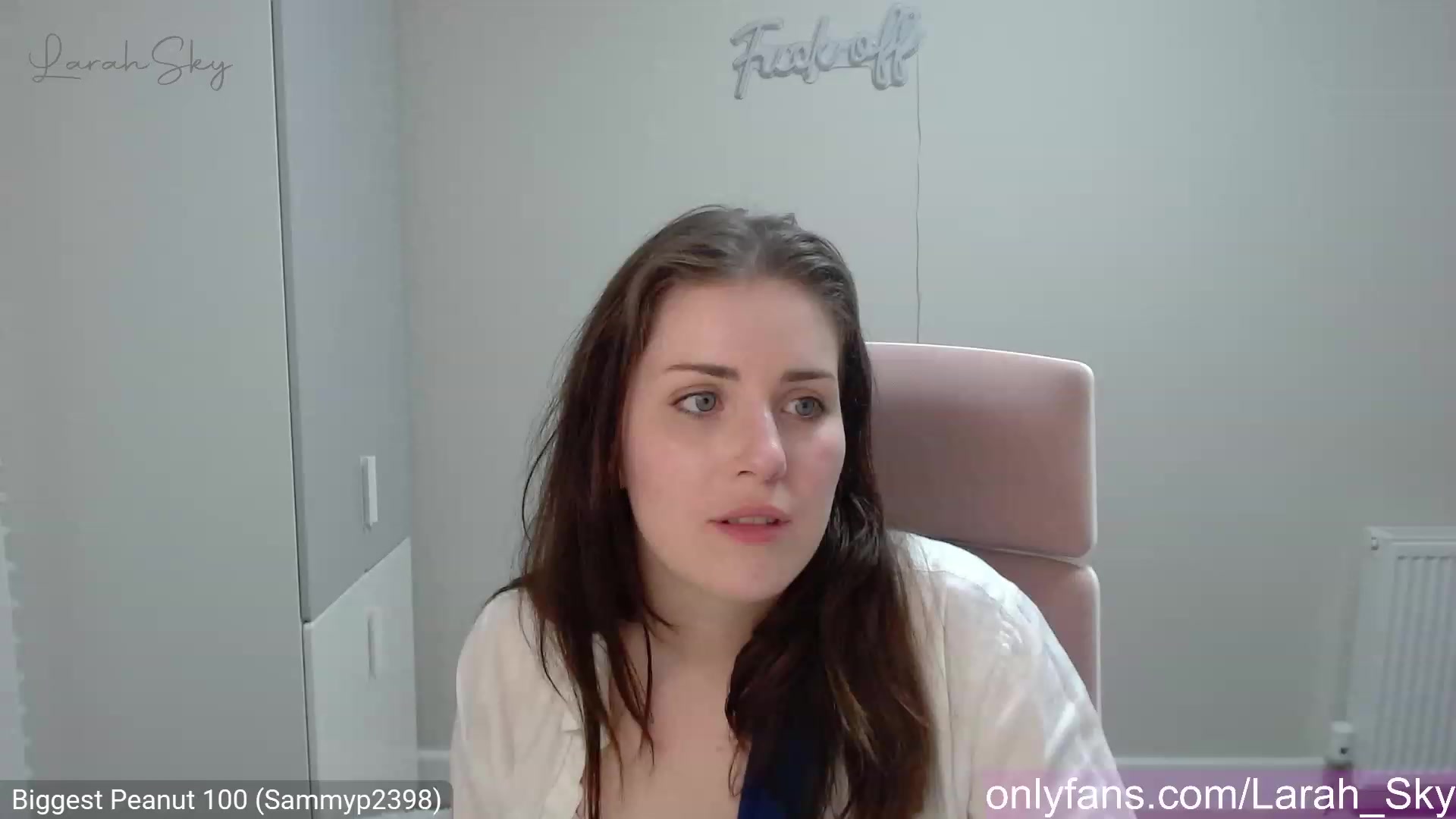 Gallery image thumbnail from Larah_Sky's myfreecams stream on, 03/29/2023, 22:45 image 3 of 20