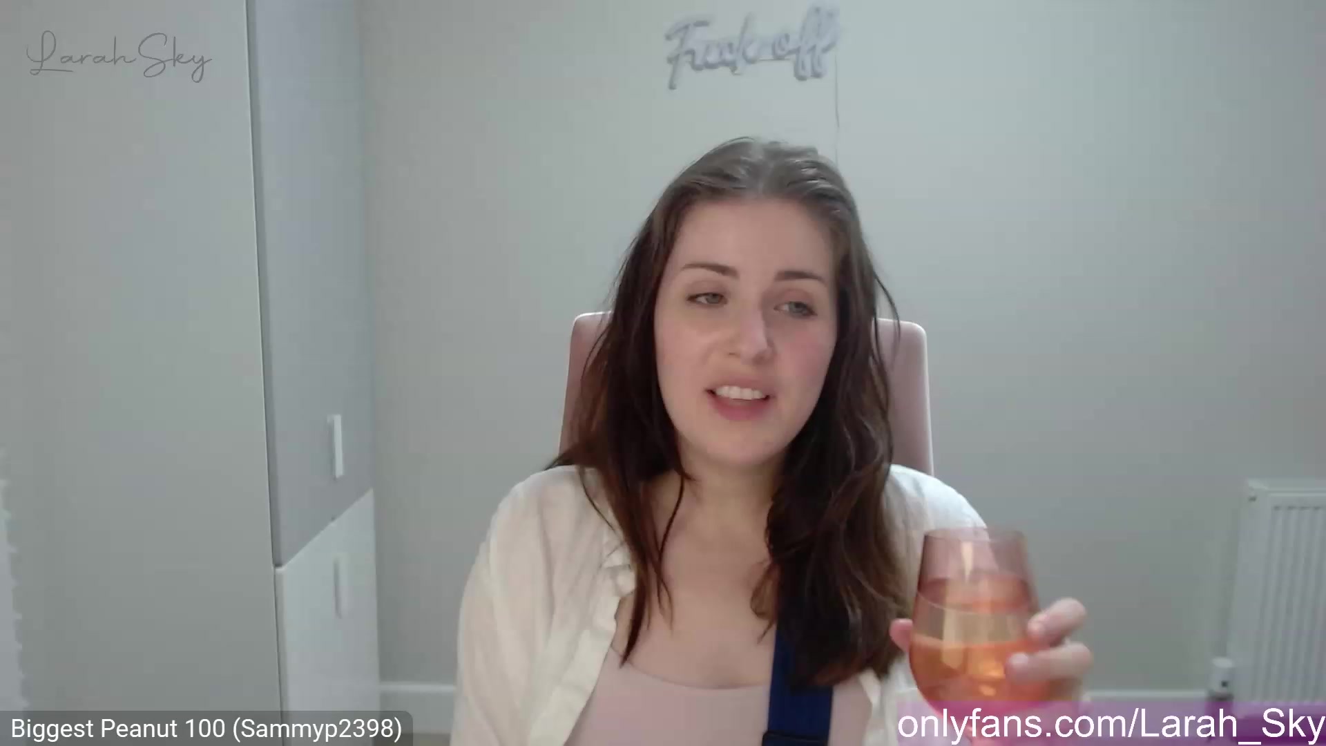 Gallery image thumbnail from Larah_Sky's myfreecams stream on, 03/29/2023, 22:45 image 1 of 20