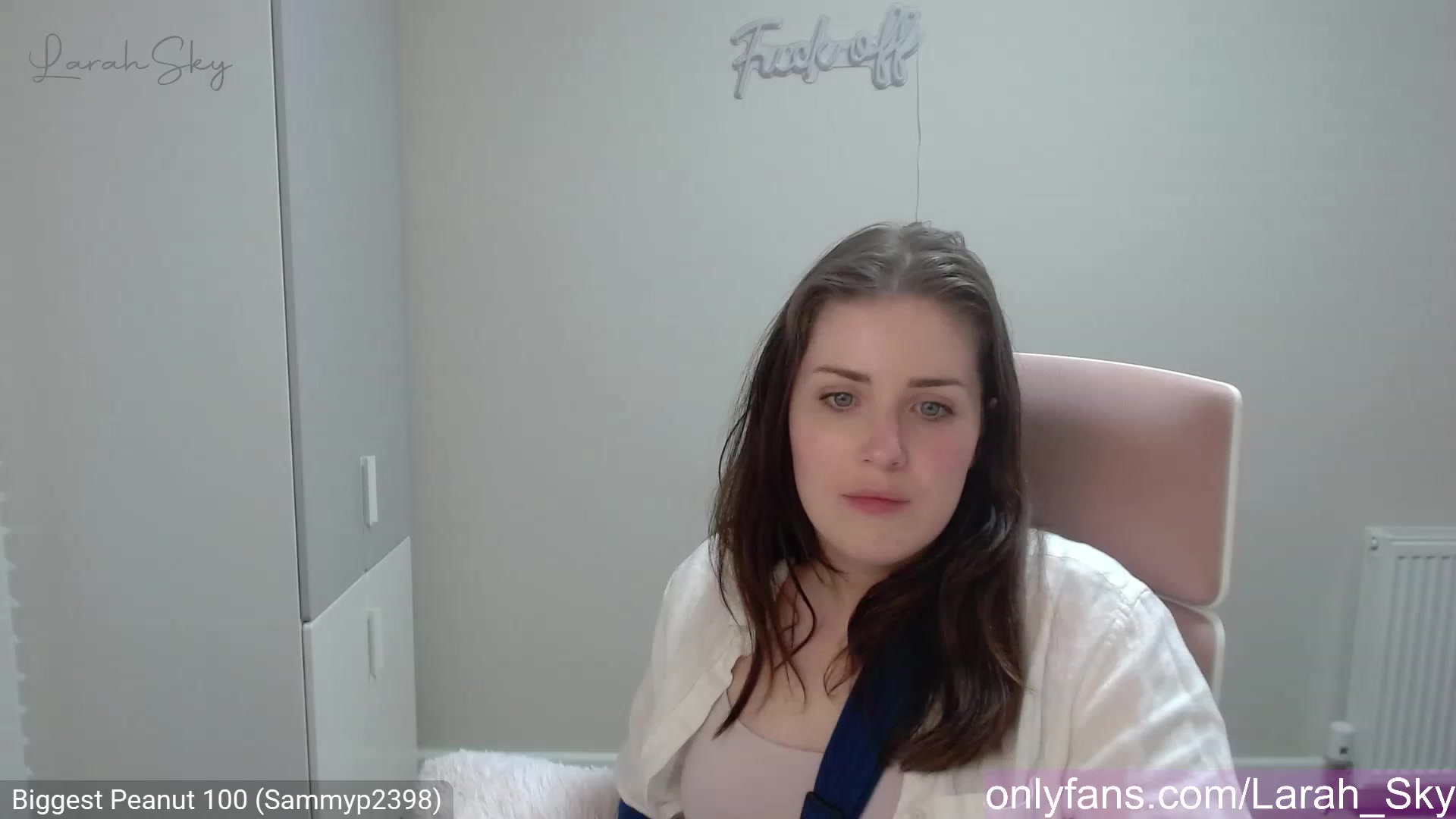 Gallery image thumbnail from Larah_Sky's myfreecams stream on, 03/29/2023, 22:45 image 4 of 20