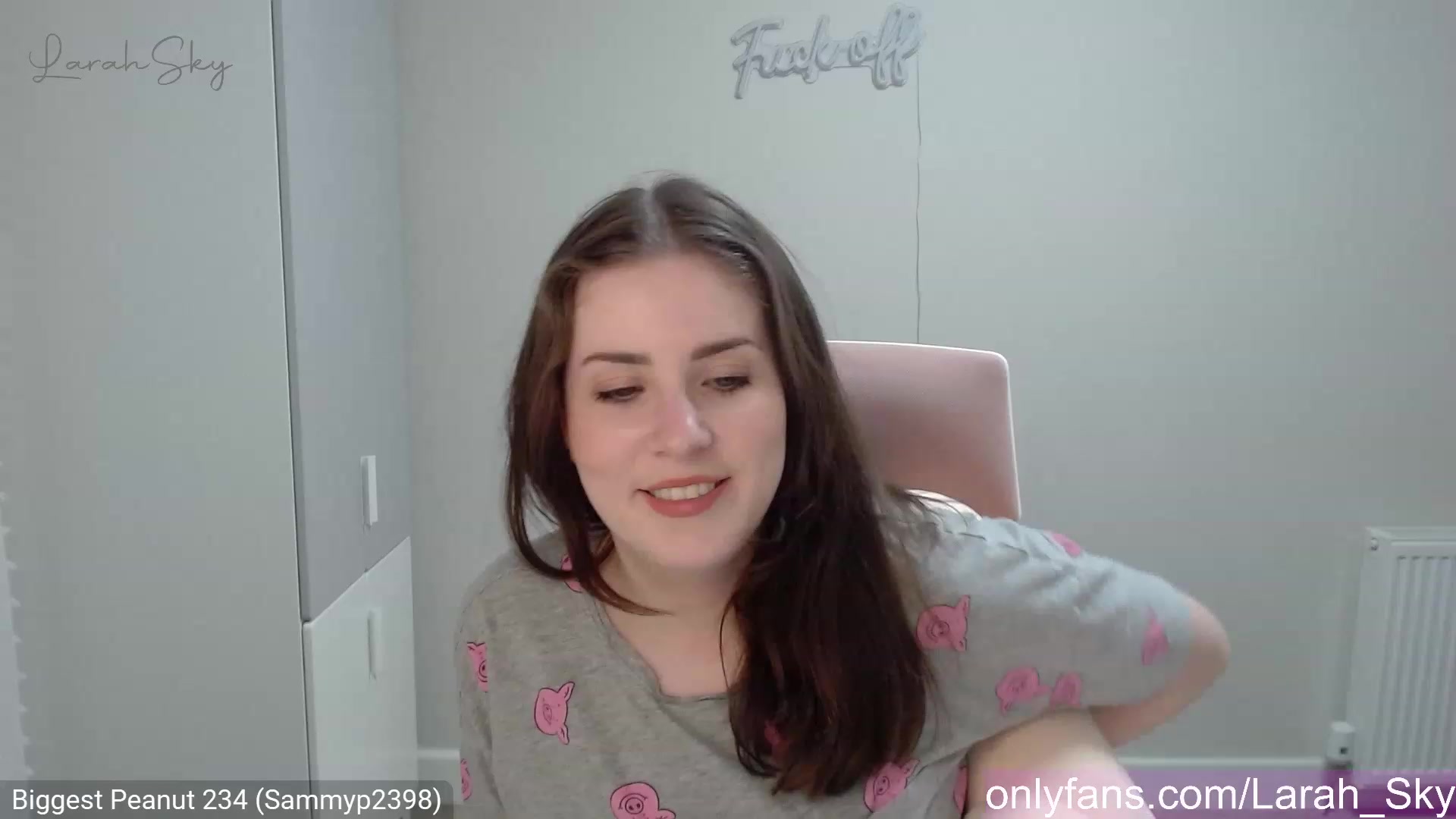 Gallery image thumbnail from Larah_Sky's myfreecams stream on, 03/30/2023, 21:49 image 12 of 20