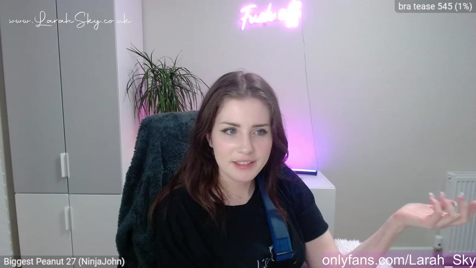 Gallery image thumbnail from Larah_Sky's myfreecams stream on, 04/03/2023, 20:15 image 13 of 20