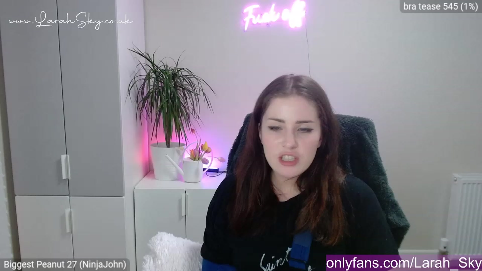 Gallery image thumbnail from Larah_Sky's myfreecams stream on, 04/03/2023, 20:15 image 9 of 20