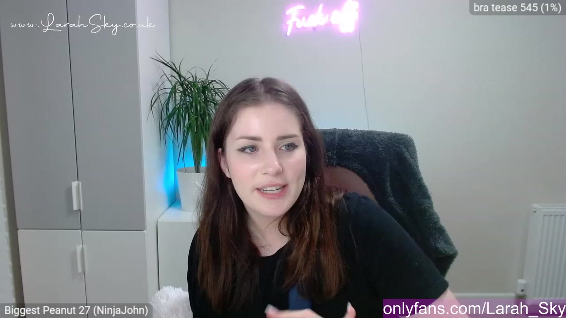 Gallery image thumbnail from Larah_Sky's myfreecams stream on, 04/03/2023, 20:15 image 10 of 20