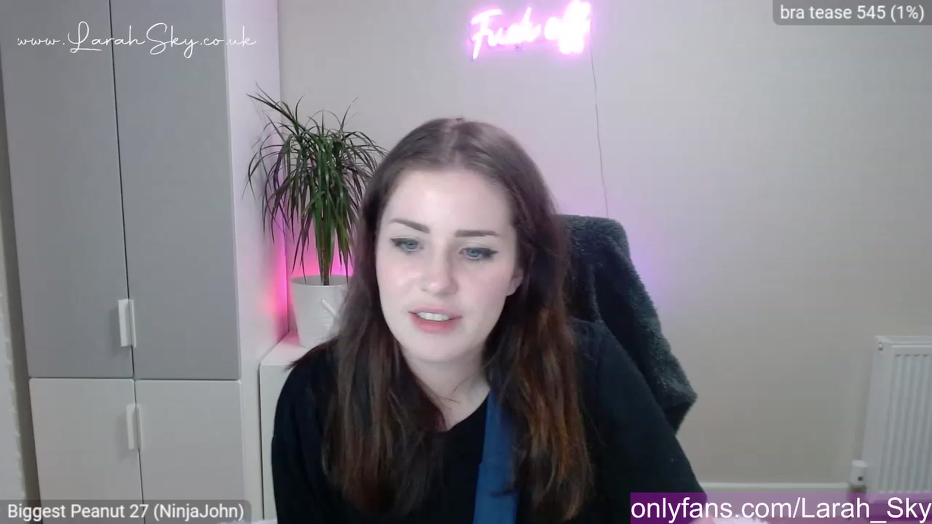 Gallery image thumbnail from Larah_Sky's myfreecams stream on, 04/03/2023, 20:15 image 3 of 20