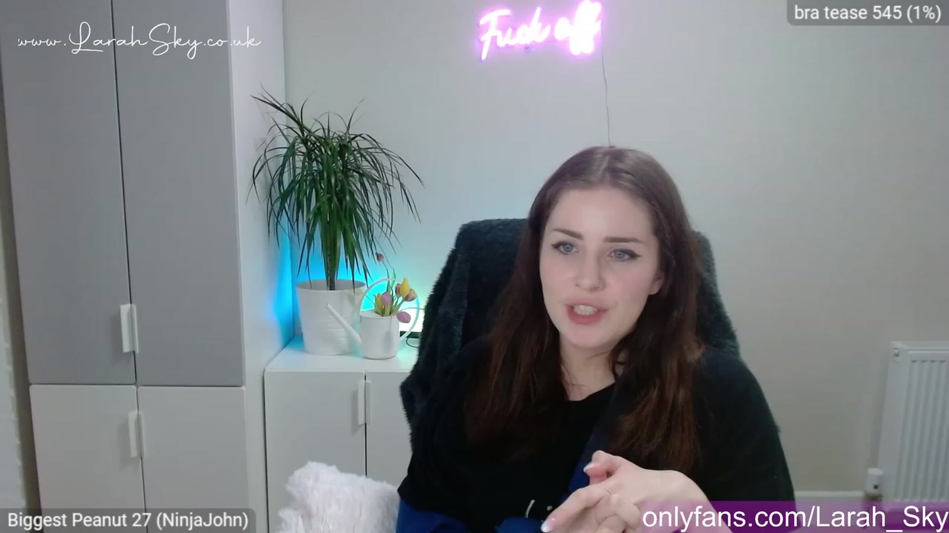 Gallery image thumbnail from Larah_Sky's myfreecams stream on, 04/03/2023, 20:15 image 8 of 20