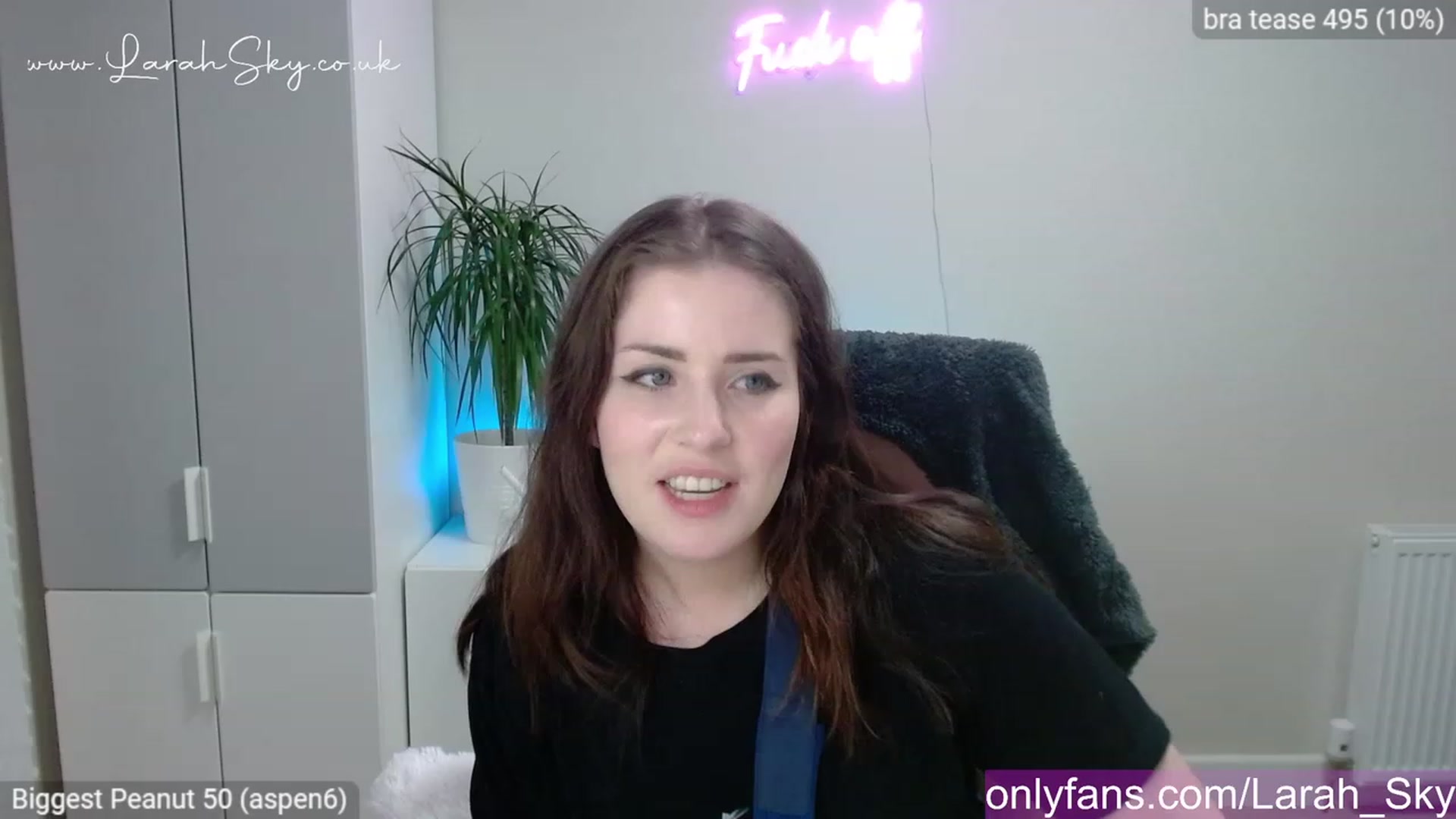 Gallery image thumbnail from Larah_Sky's myfreecams stream on, 04/03/2023, 20:15 image 20 of 20