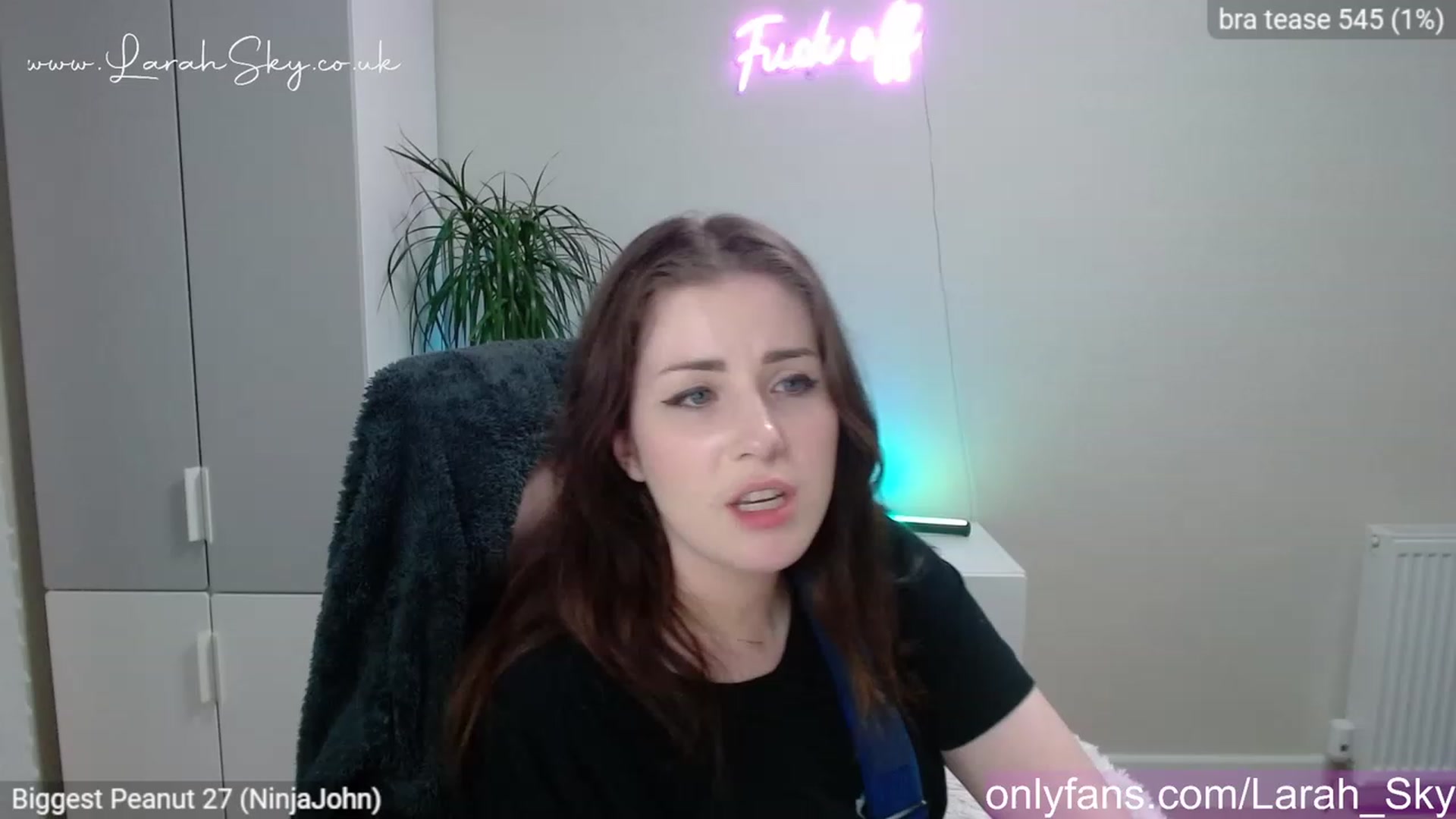 Gallery image thumbnail from Larah_Sky's myfreecams stream on, 04/03/2023, 20:15 image 14 of 20