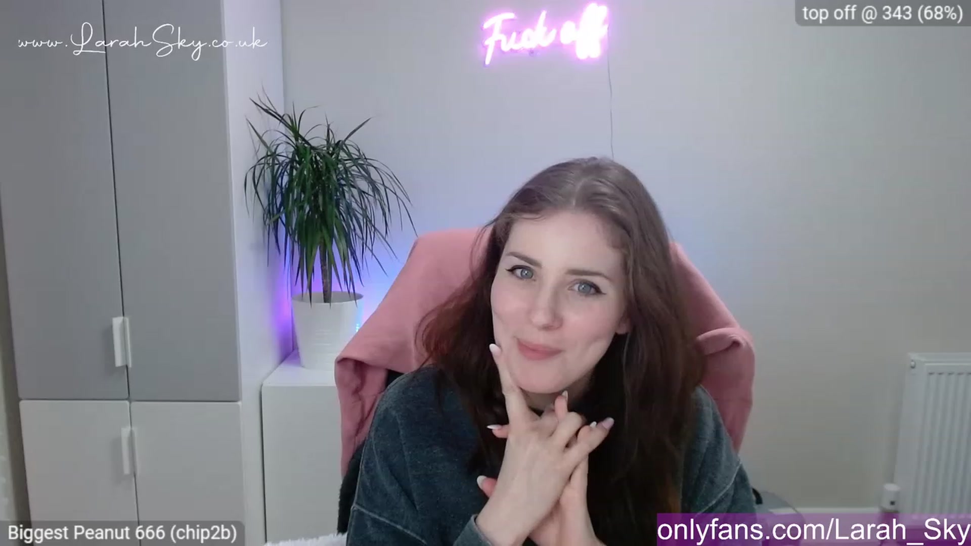 Gallery image thumbnail from Larah_Sky's myfreecams stream on, 04/09/2023, 22:02 image 13 of 20