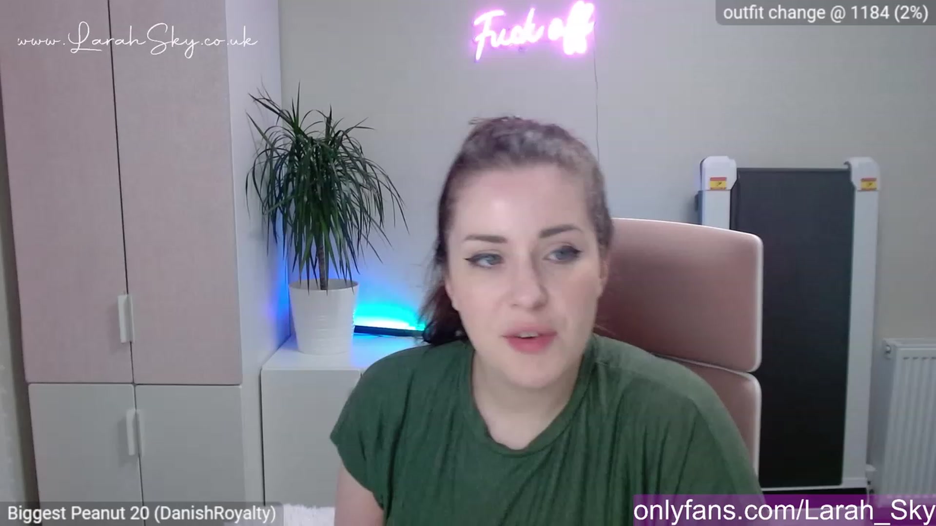 Gallery image thumbnail from Larah_Sky's myfreecams stream on, 04/24/2023, 21:33 image 13 of 20