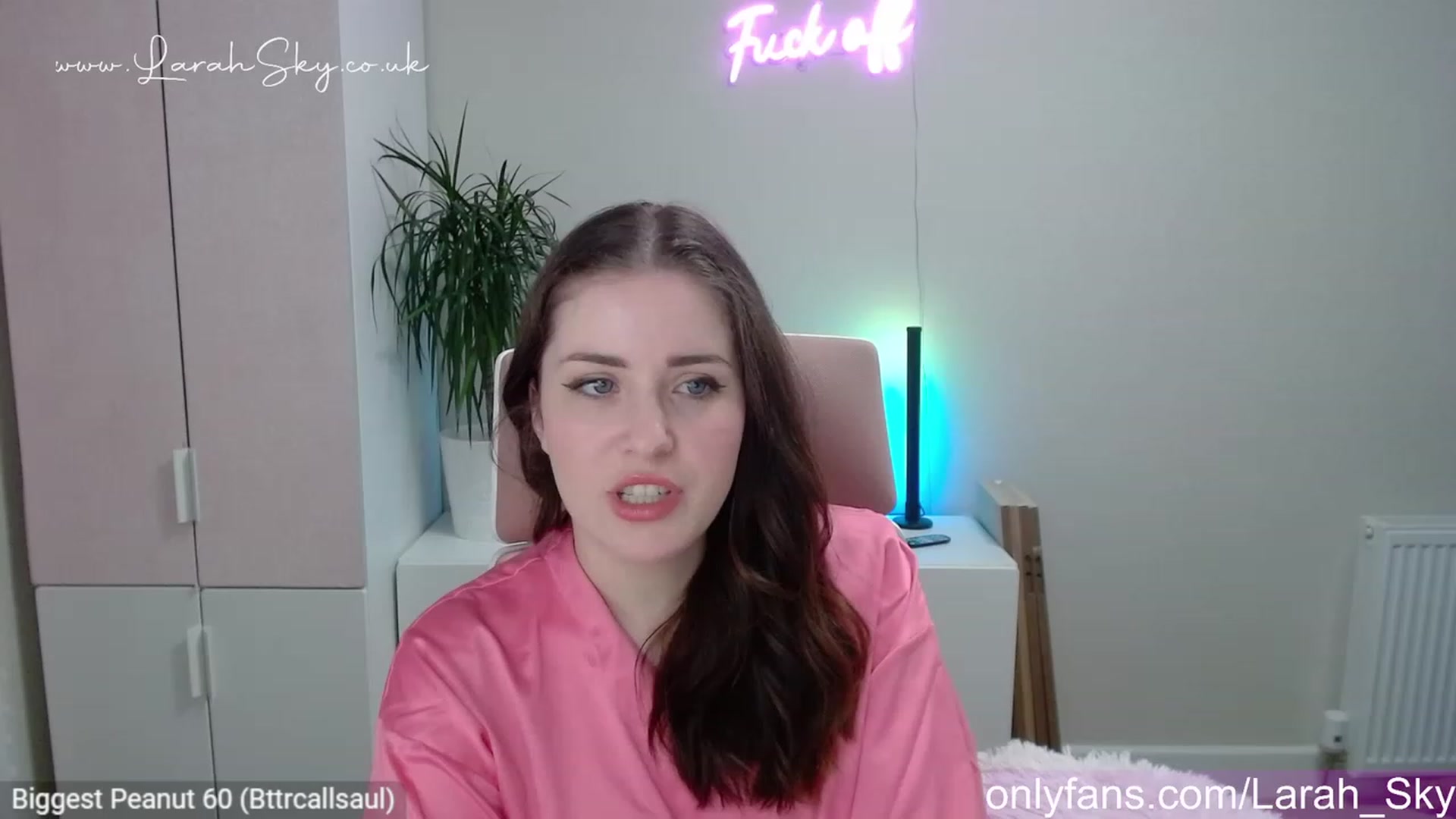 Gallery image thumbnail from Larah_Sky's myfreecams stream on, 05/07/2023, 20:42 image 14 of 20