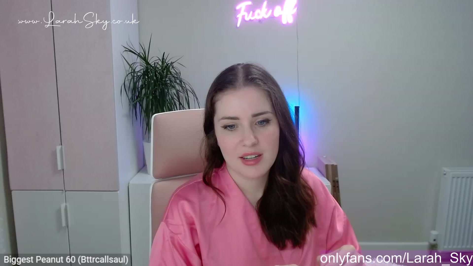 Gallery image thumbnail from Larah_Sky's myfreecams stream on, 05/07/2023, 20:42 image 15 of 20
