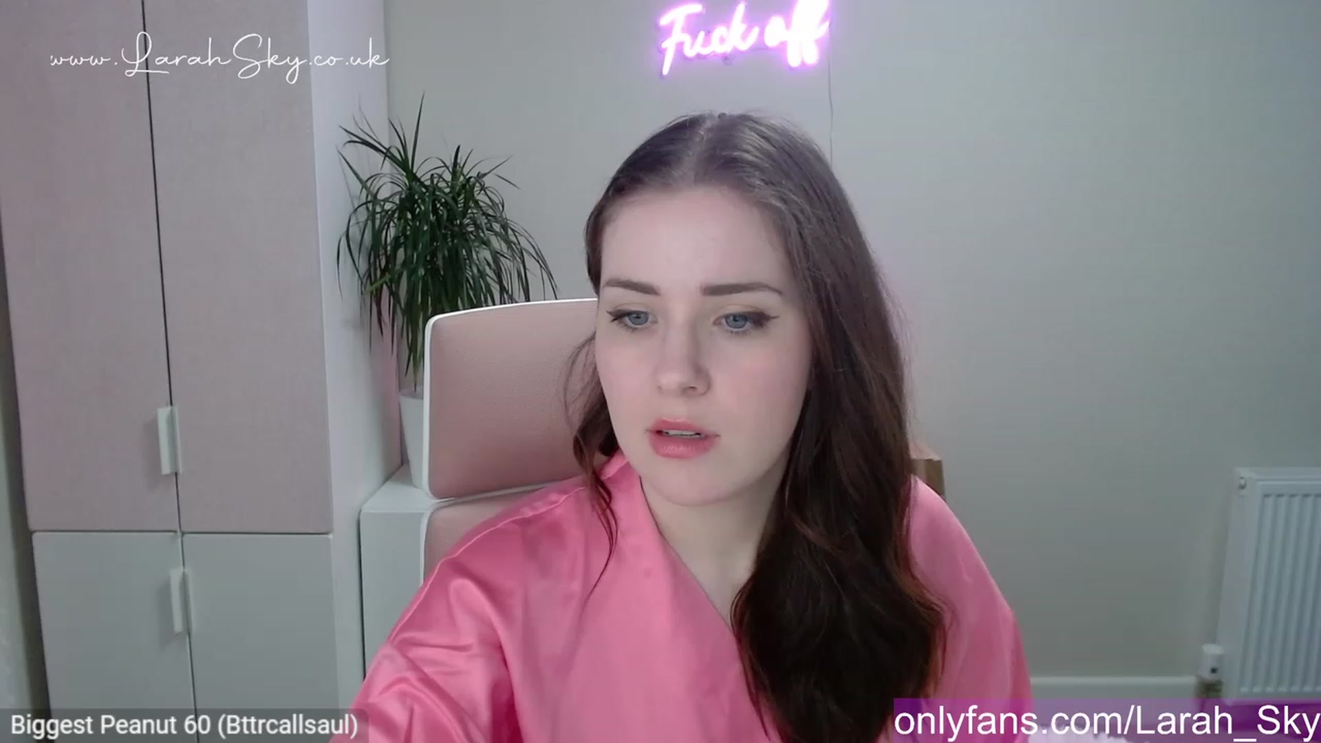Gallery image thumbnail from Larah_Sky's myfreecams stream on, 05/07/2023, 20:42 image 16 of 20
