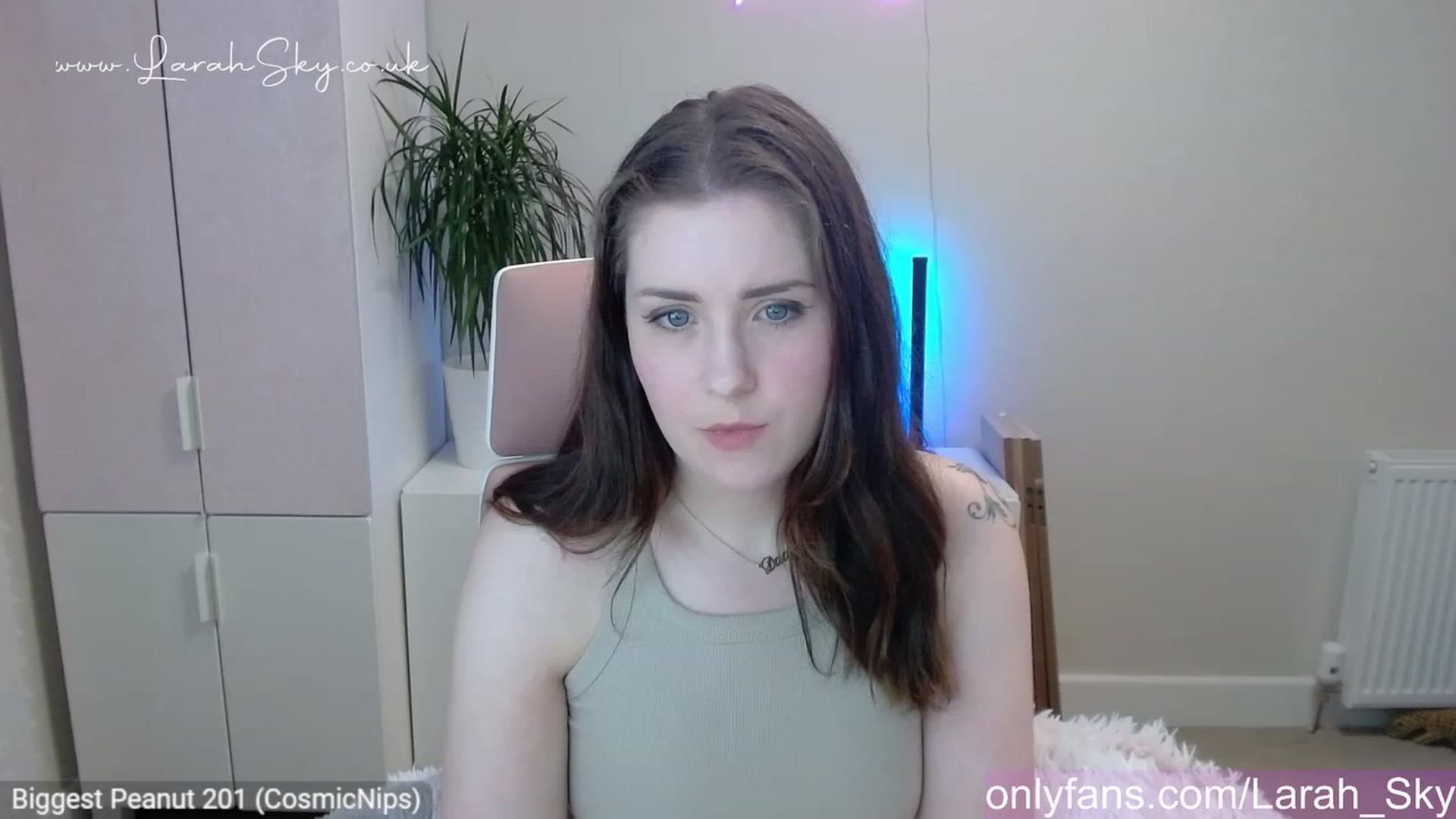 Gallery image thumbnail from Larah_Sky's myfreecams stream on, 05/08/2023, 20:24 image 5 of 20