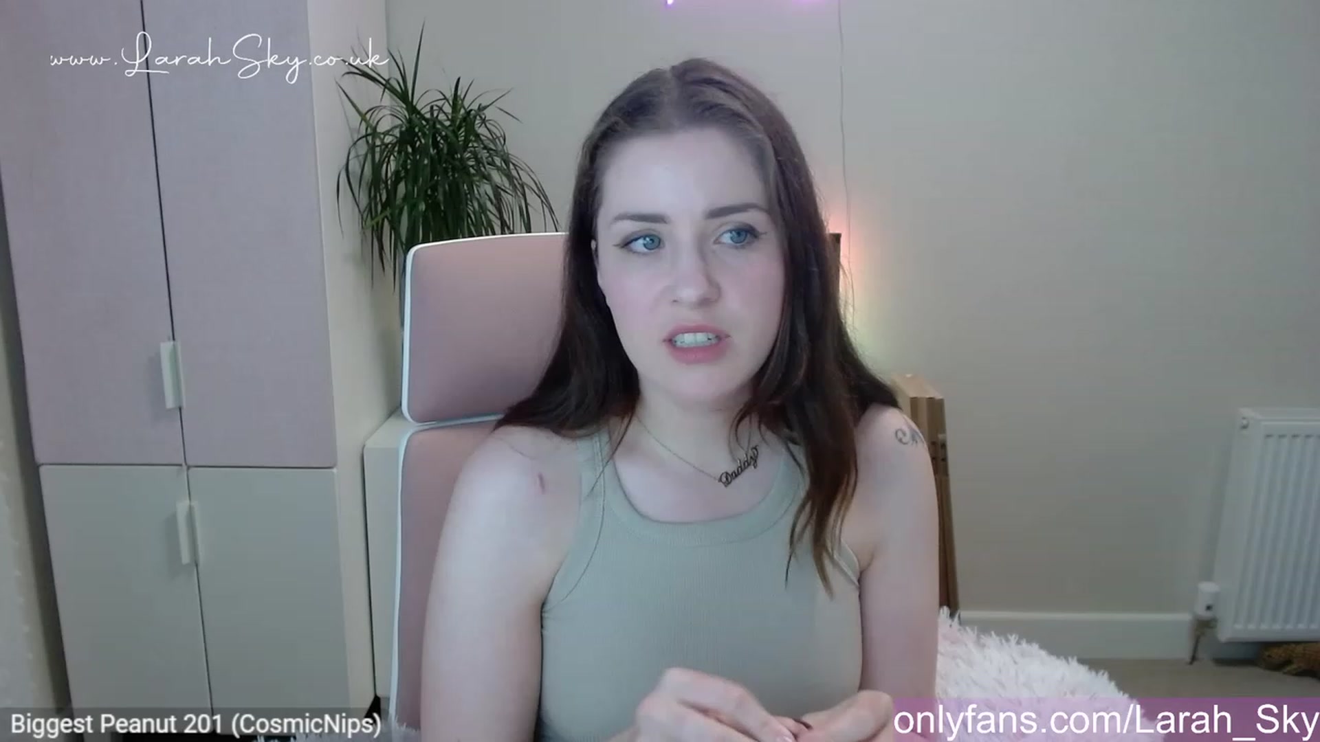 Gallery image thumbnail from Larah_Sky's myfreecams stream on, 05/08/2023, 20:24 image 2 of 20