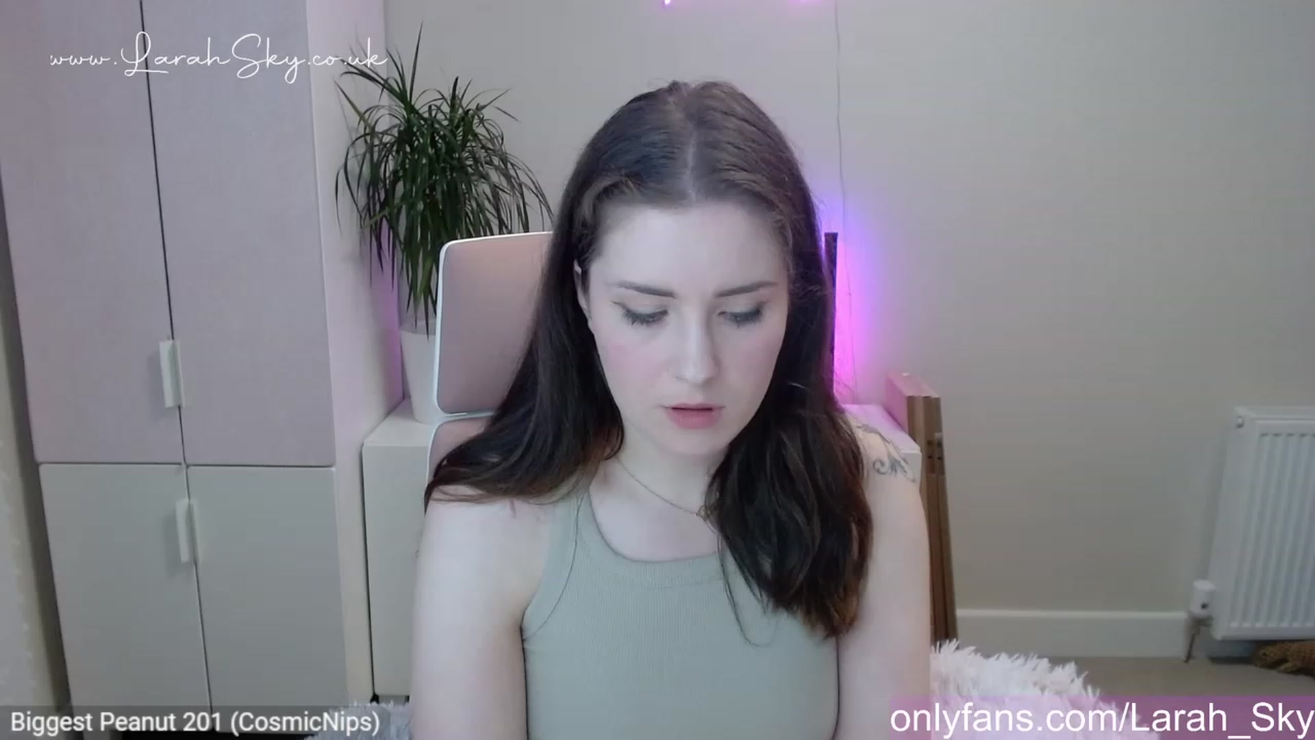 Gallery image thumbnail from Larah_Sky's myfreecams stream on, 05/08/2023, 20:24 image 7 of 20