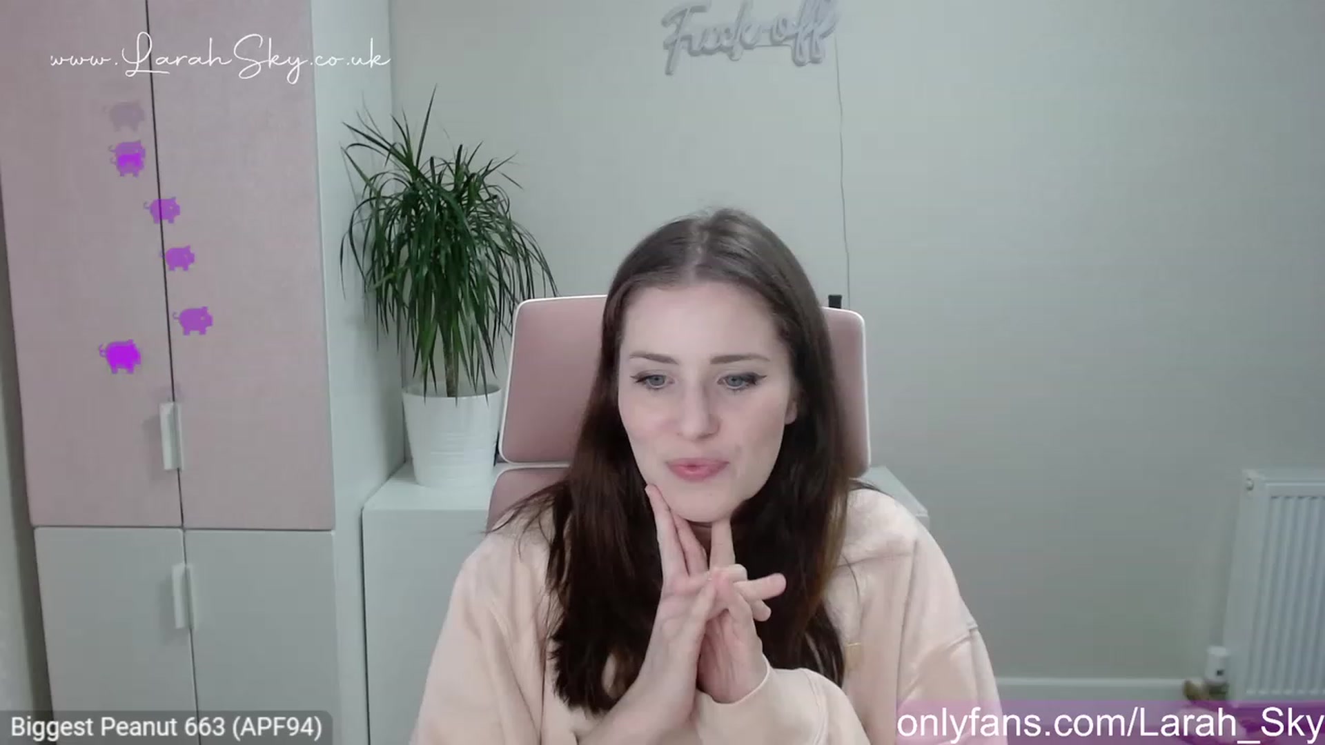 Gallery image thumbnail from Larah_Sky's myfreecams stream on, 05/14/2023, 19:56 image 7 of 20