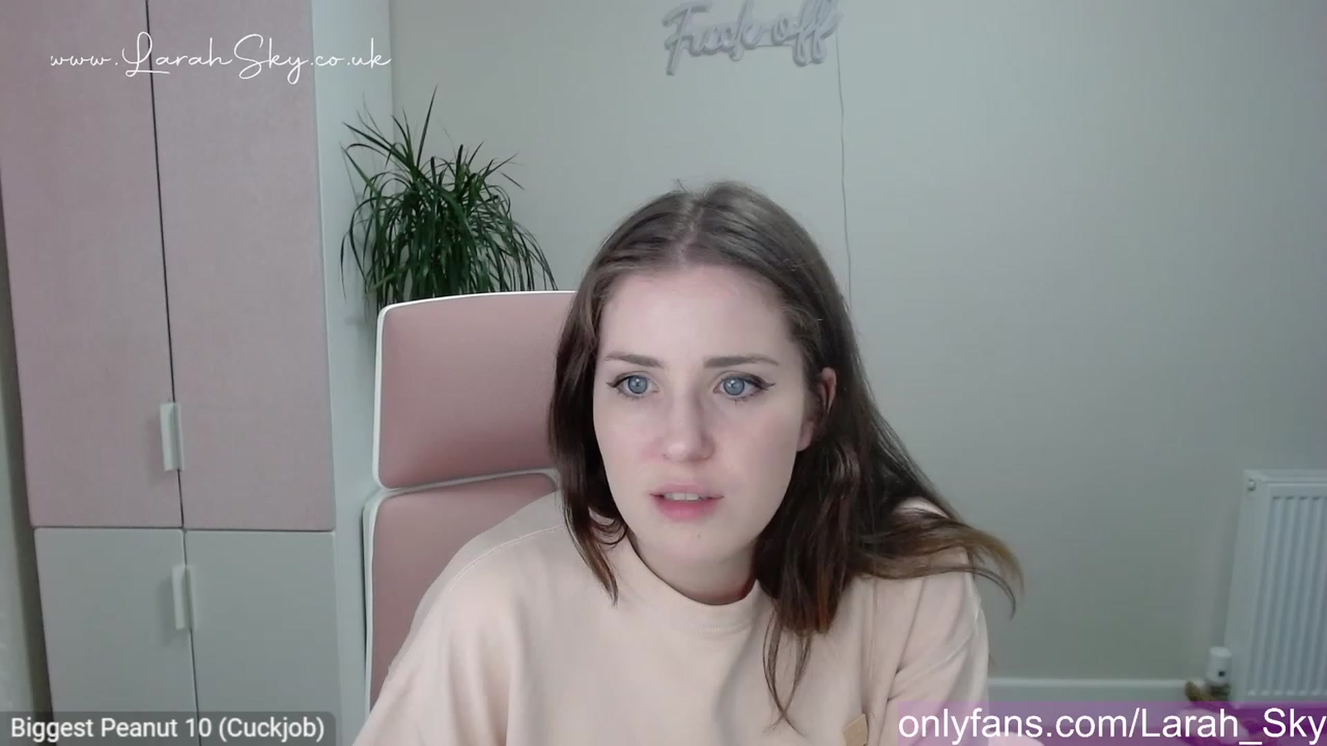 Gallery image thumbnail from Larah_Sky's myfreecams stream on, 05/14/2023, 19:56 image 1 of 20