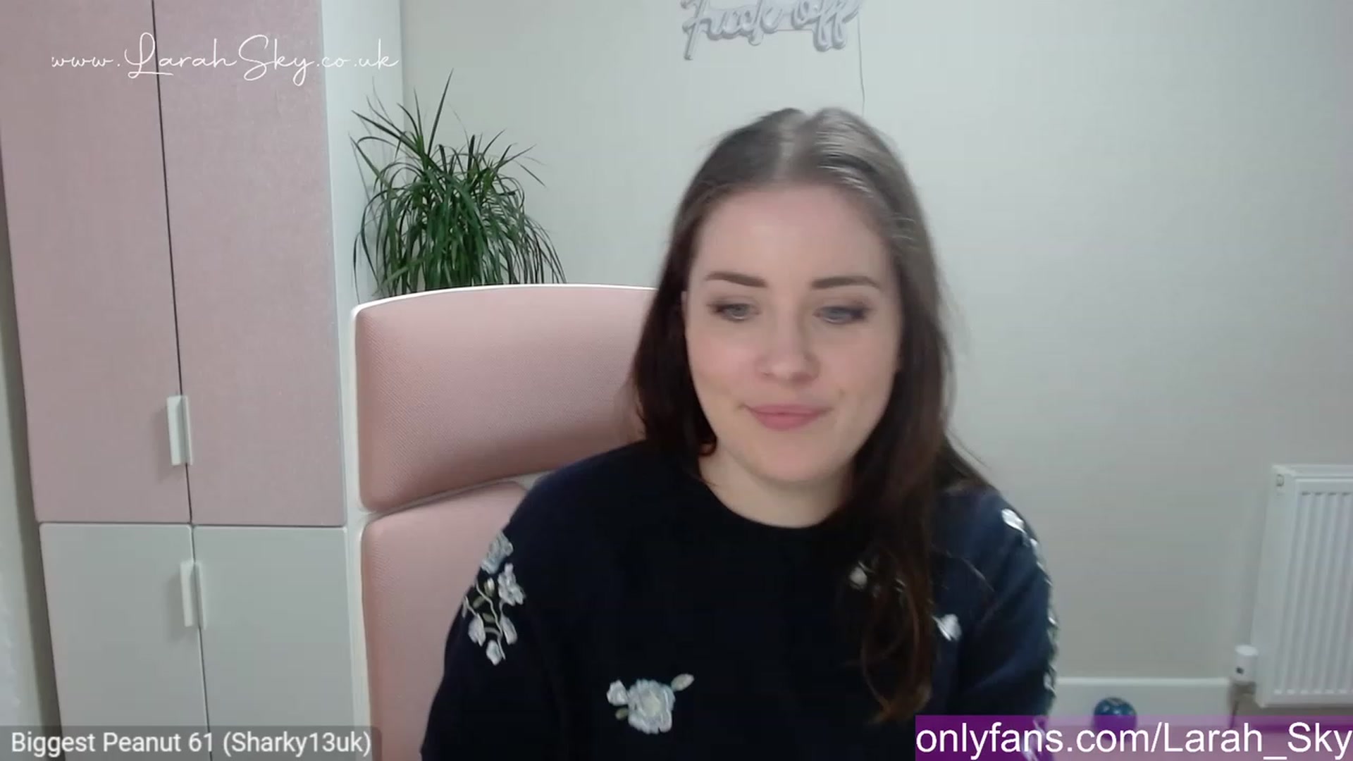 Gallery image thumbnail from Larah_Sky's myfreecams stream on, 05/18/2023, 22:41 image 4 of 20