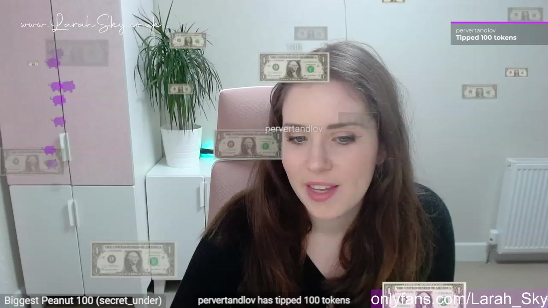 Gallery image thumbnail from Larah_Sky's myfreecams stream on, 05/19/2023, 22:32 image 19 of 20