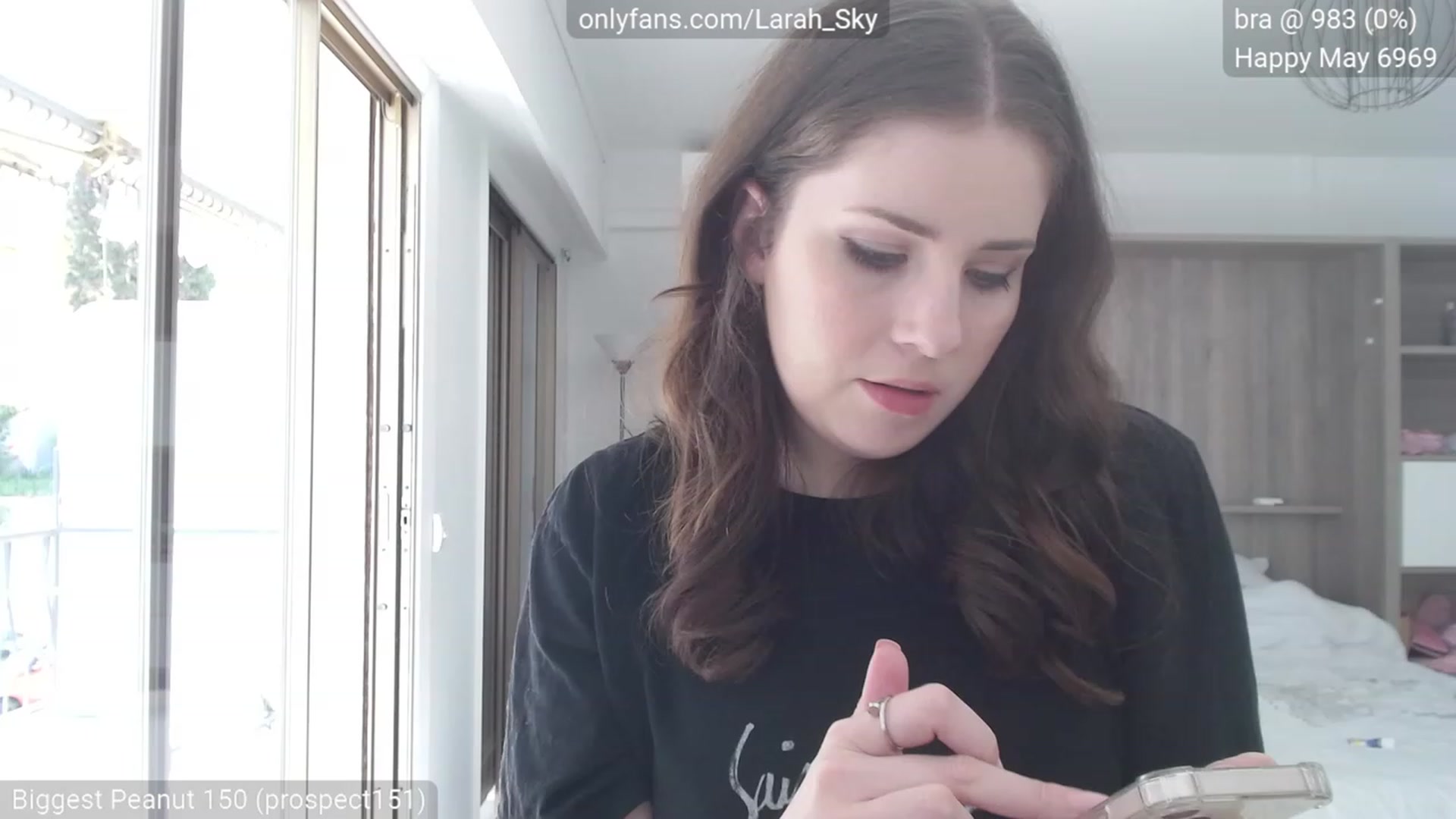 Gallery image thumbnail from Larah_Sky's myfreecams stream on, 05/26/2023, 14:23 image 18 of 20