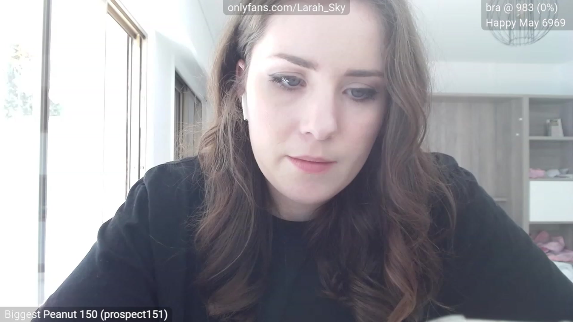 Gallery image thumbnail from Larah_Sky's myfreecams stream on, 05/26/2023, 14:23 image 13 of 20