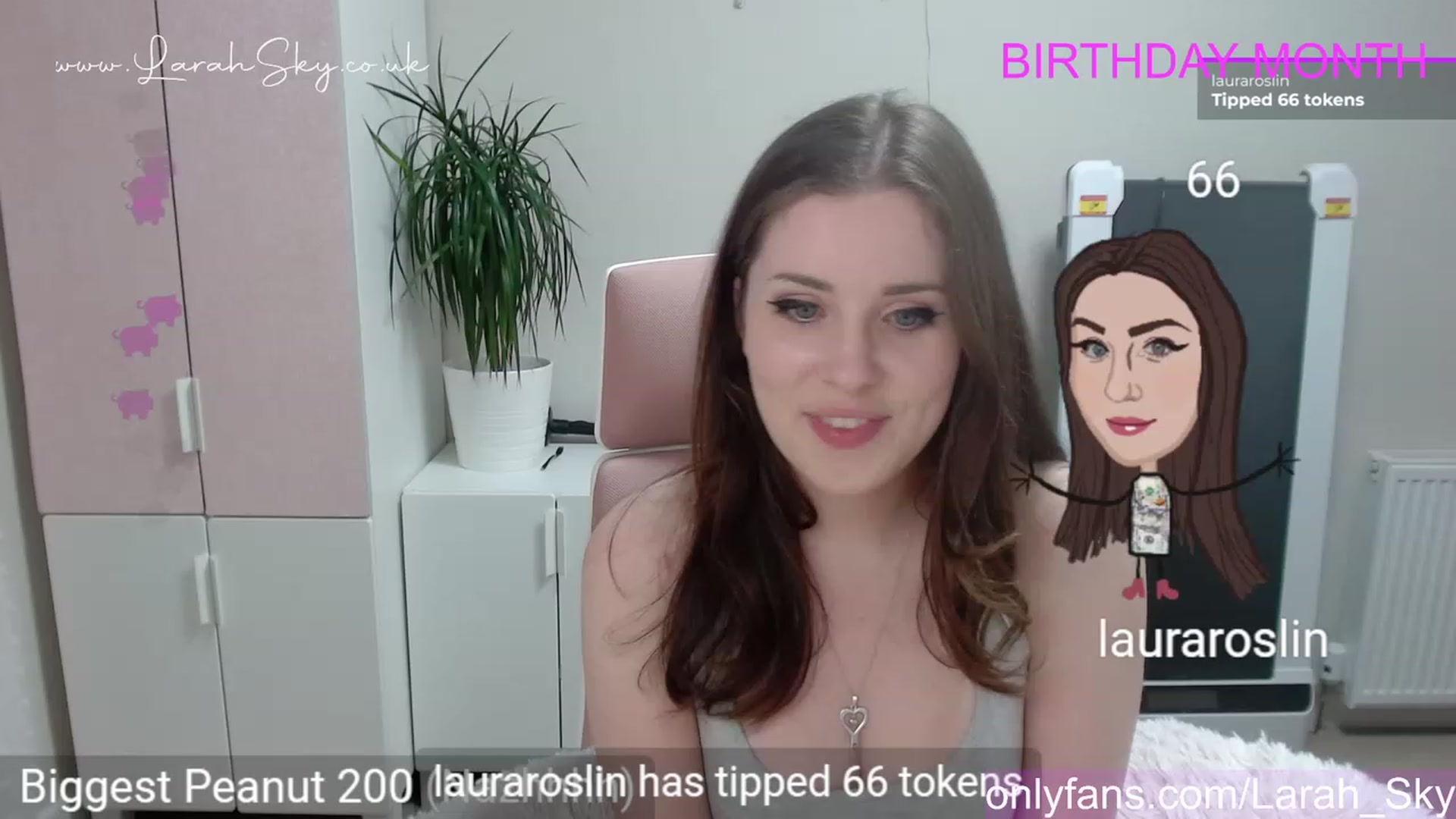 Gallery image thumbnail from Larah_Sky's myfreecams stream on, 06/04/2023, 23:26 image 6 of 20