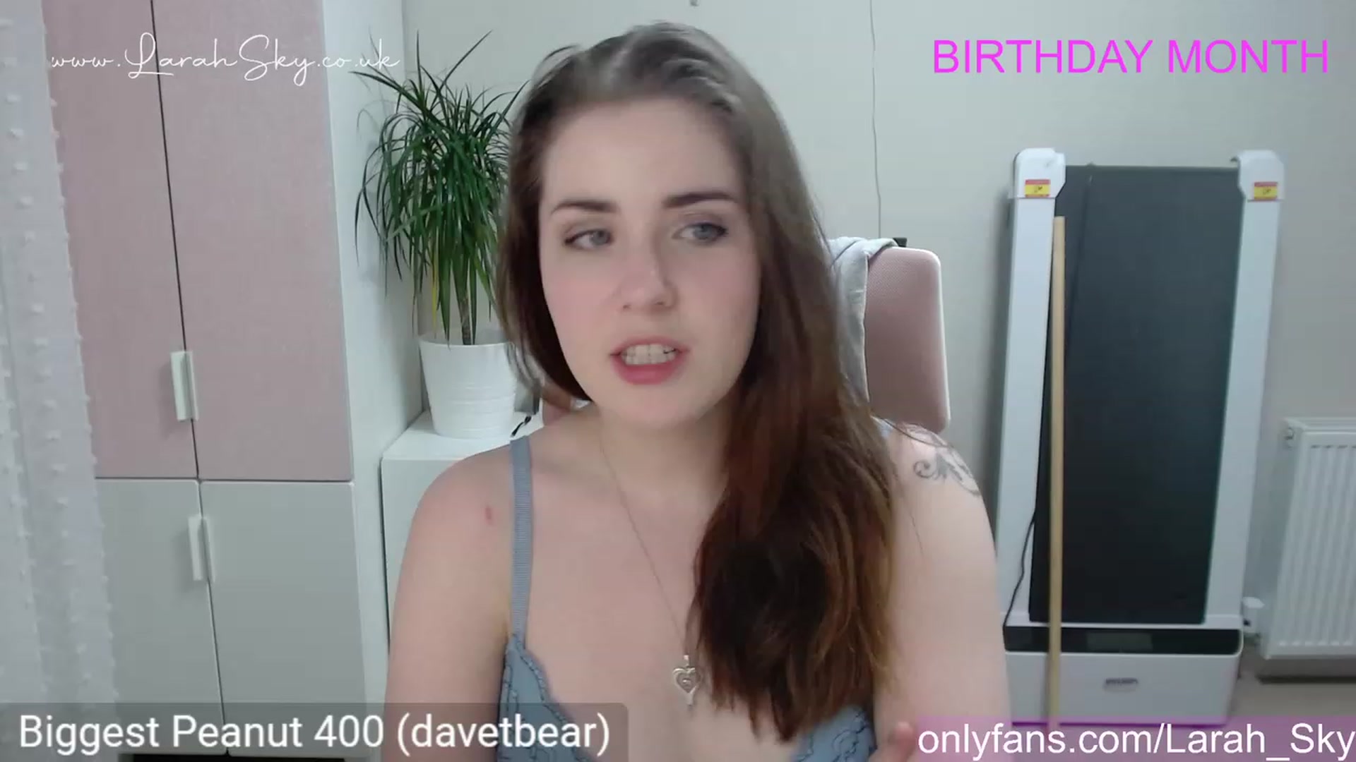 Gallery image thumbnail from Larah_Sky's myfreecams stream on, 06/14/2023, 23:21 image 20 of 20