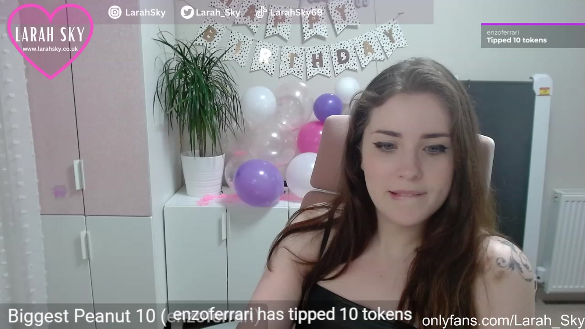 Gallery image thumbnail from Larah_Sky's myfreecams stream on, 06/21/2023, 21:36 image 20 of 20