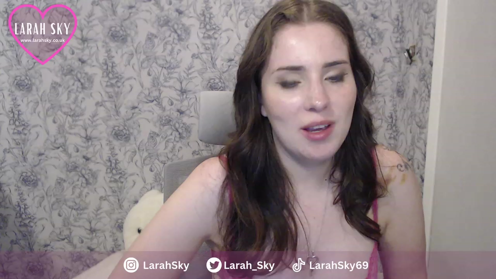 Gallery image thumbnail from Larah_Sky's myfreecams stream on, 06/24/2023, 01:11 image 20 of 20