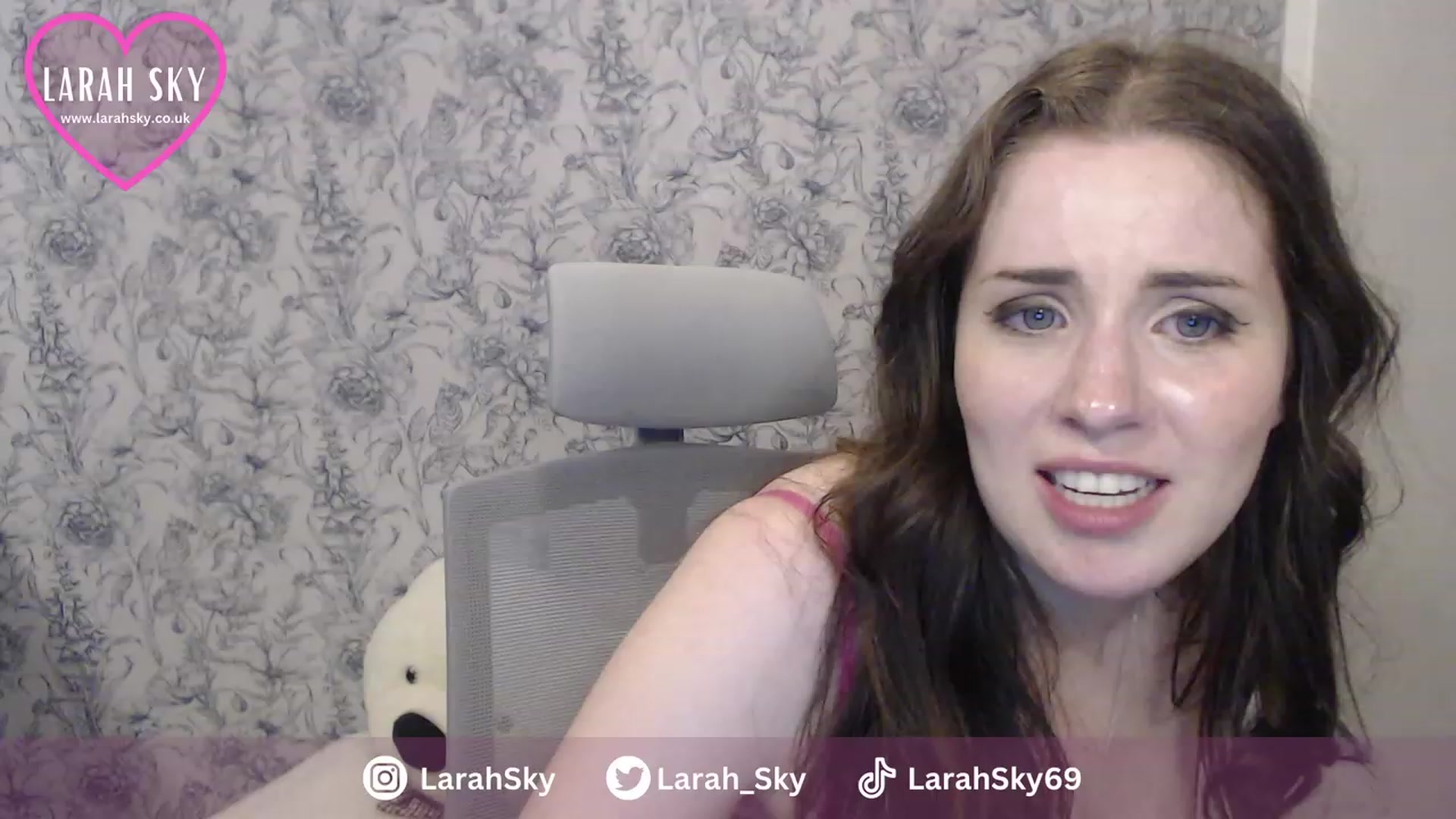 Gallery image thumbnail from Larah_Sky's myfreecams stream on, 06/24/2023, 01:11 image 19 of 20