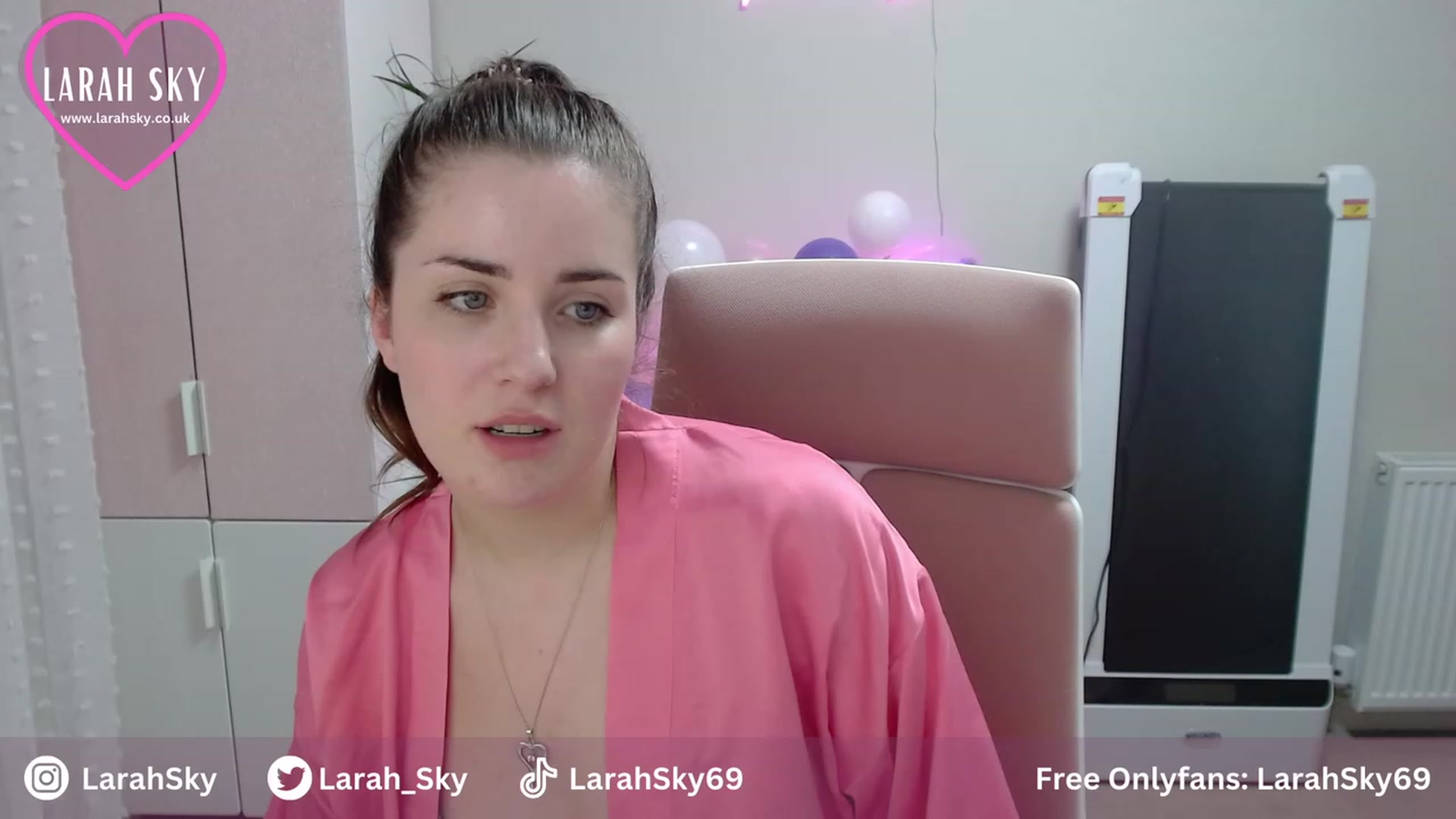 Gallery image thumbnail from Larah_Sky's myfreecams stream on, 06/25/2023, 22:35 image 15 of 20