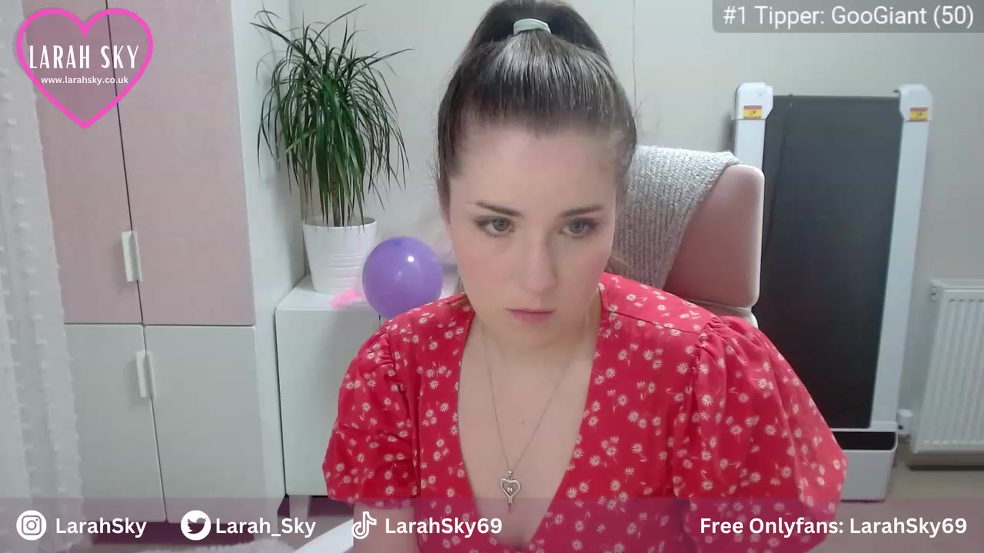 Gallery image thumbnail from Larah_Sky's myfreecams stream on, 07/03/2023, 21:46 image 5 of 20