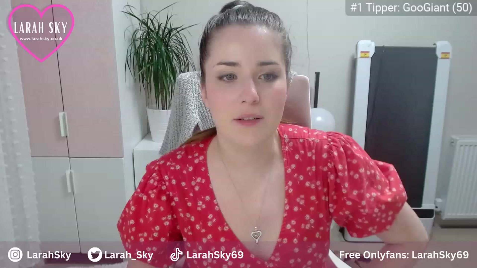 Gallery image thumbnail from Larah_Sky's myfreecams stream on, 07/03/2023, 21:46 image 7 of 20