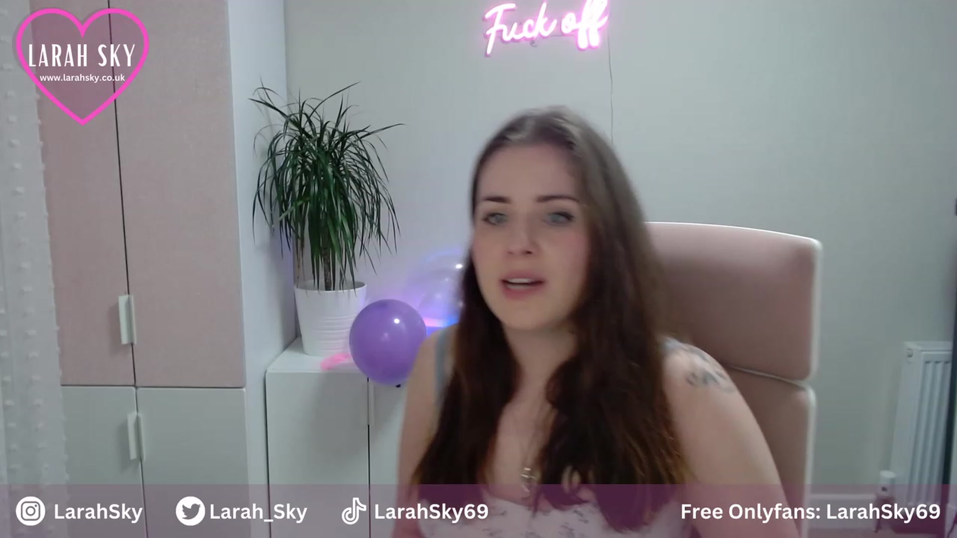 Gallery image thumbnail from Larah_Sky's myfreecams stream on, 07/04/2023, 22:03 image 7 of 20