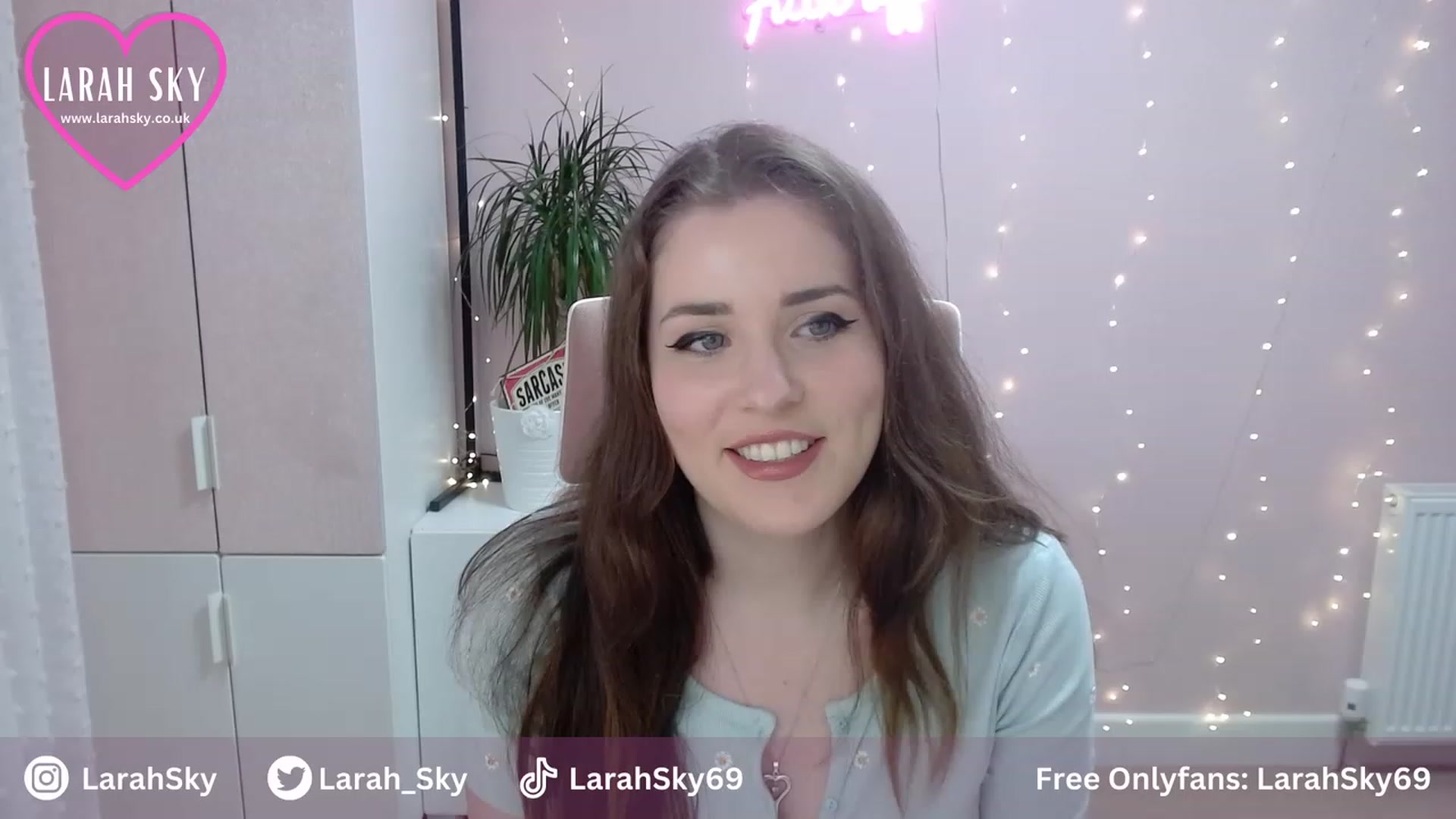 Gallery image thumbnail from Larah_Sky's myfreecams stream on, 07/28/2023, 22:29 image 1 of 20