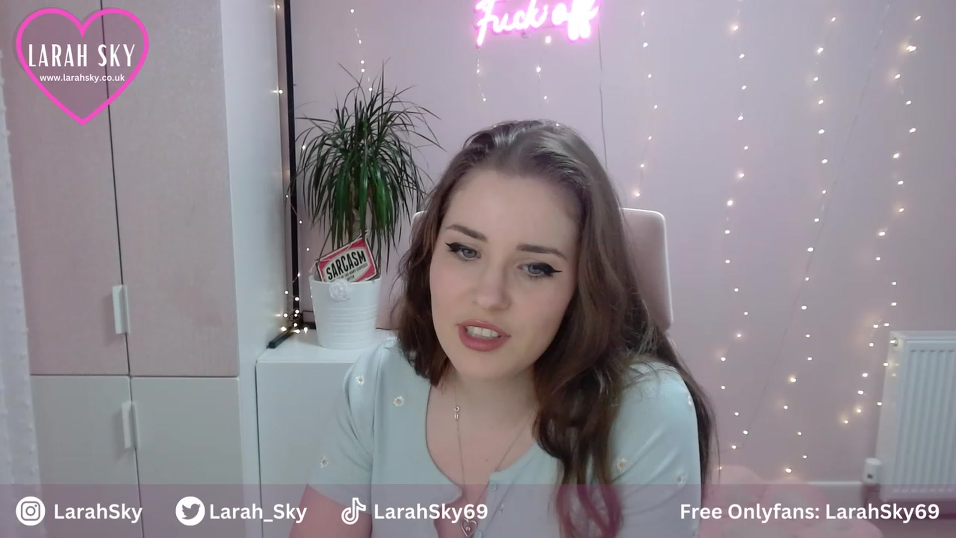 Gallery image thumbnail from Larah_Sky's myfreecams stream on, 07/28/2023, 22:29 image 5 of 20