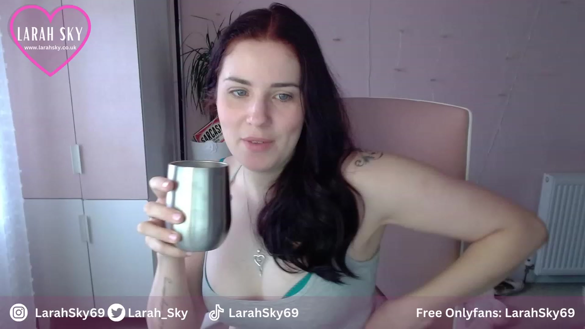 Gallery image thumbnail from Larah_Sky's myfreecams stream on, 08/12/2023, 09:29 image 3 of 20