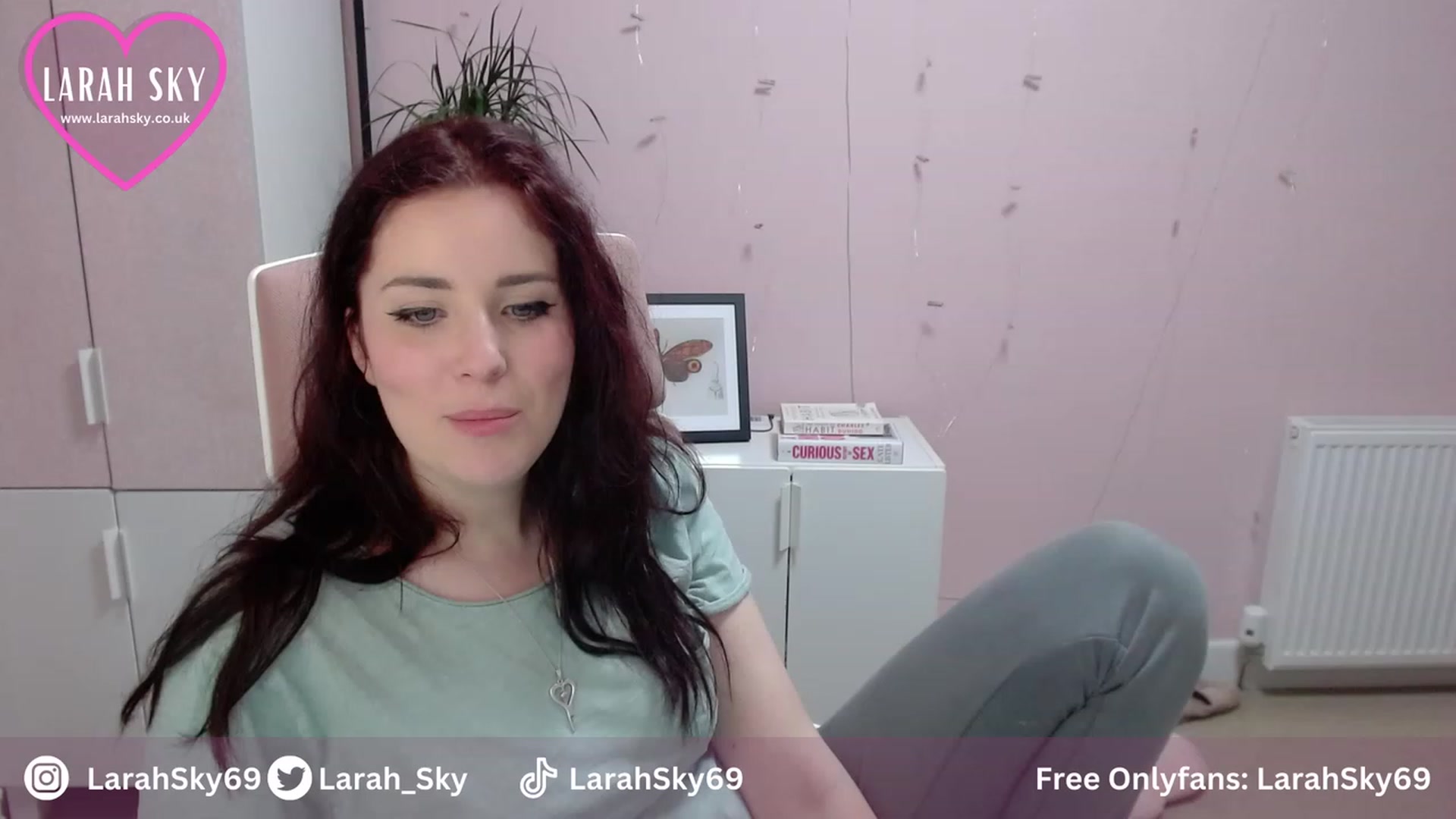 Gallery image thumbnail from Larah_Sky's myfreecams stream on, 08/13/2023, 19:06 image 18 of 20