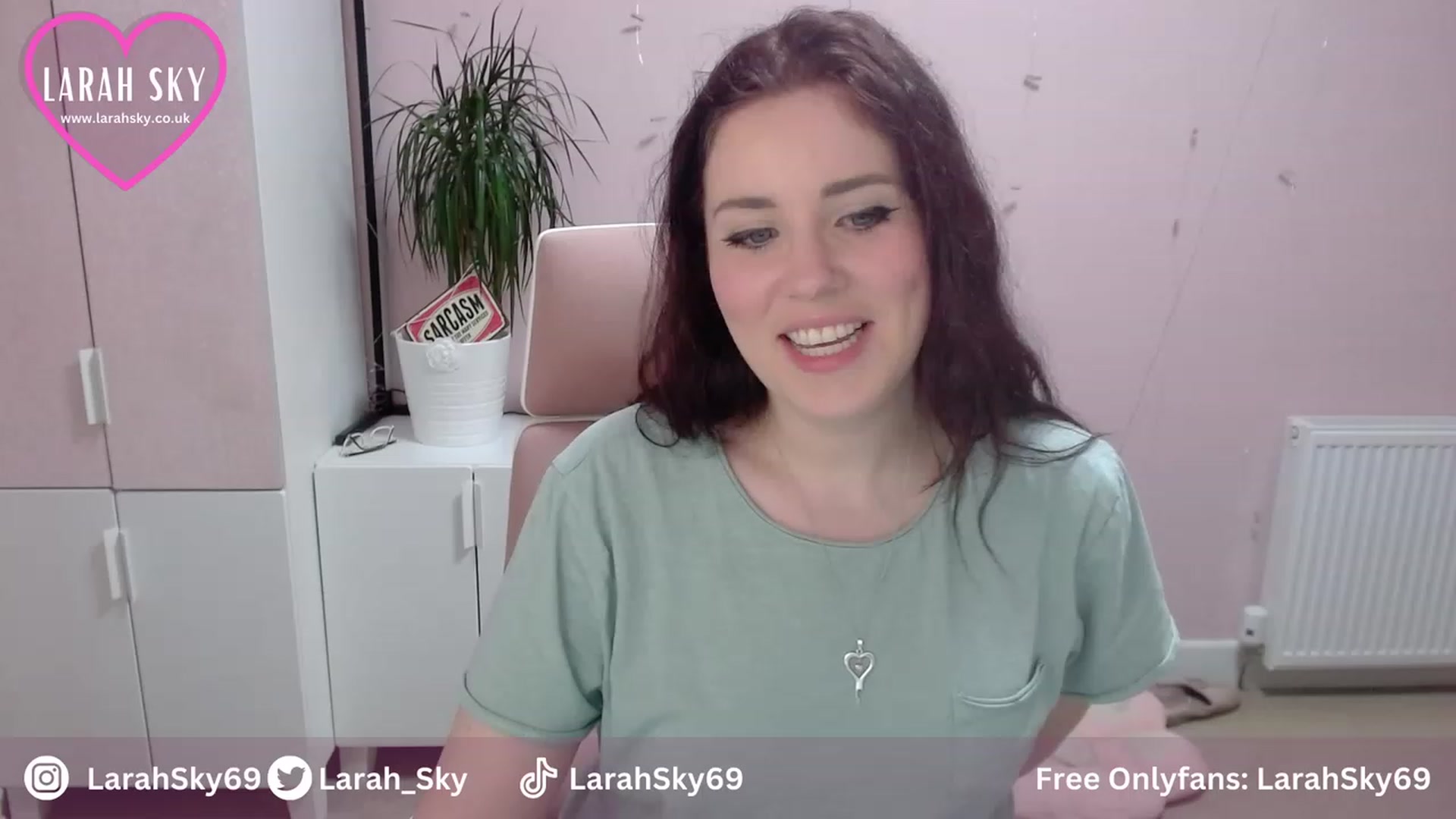 Gallery image thumbnail from Larah_Sky's myfreecams stream on, 08/13/2023, 19:06 image 7 of 20