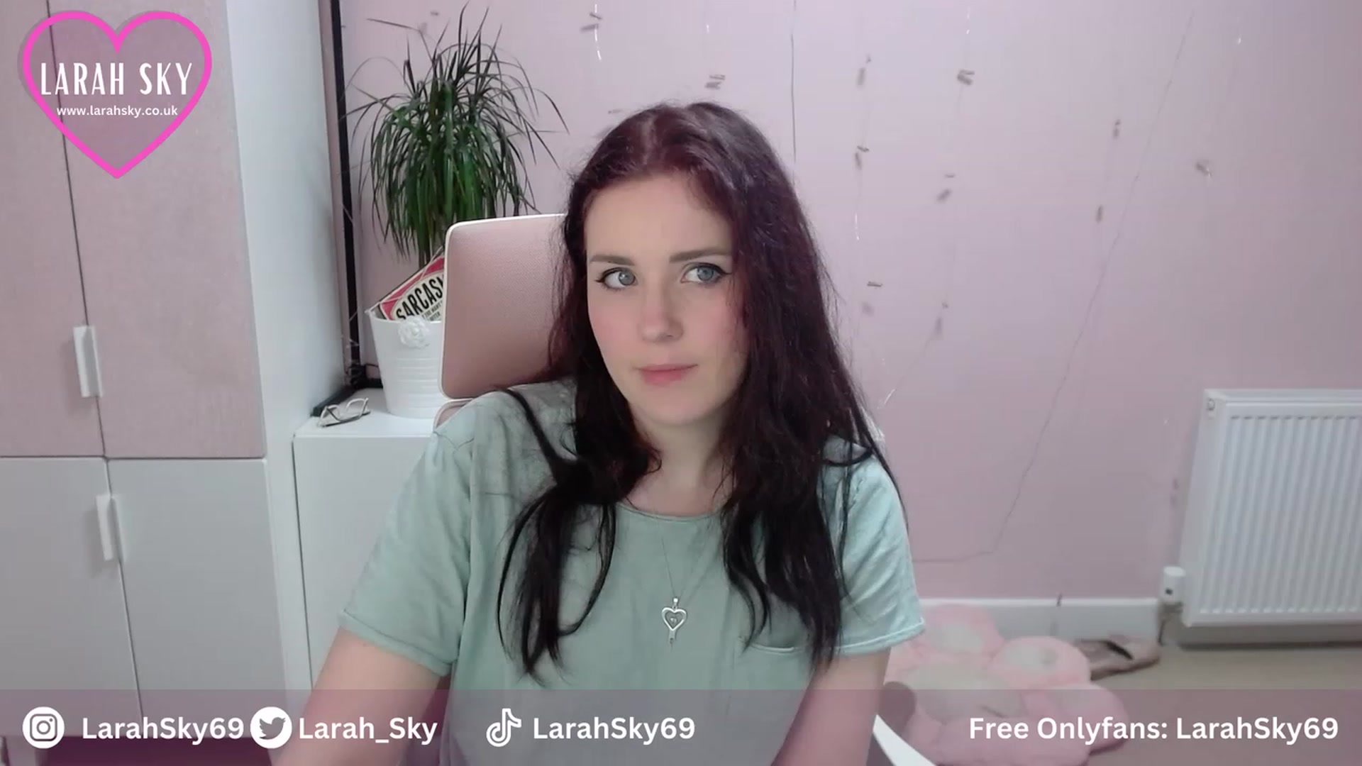 Gallery image thumbnail from Larah_Sky's myfreecams stream on, 08/13/2023, 19:06 image 20 of 20