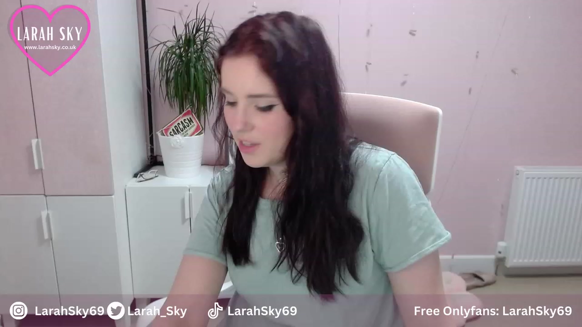Gallery image thumbnail from Larah_Sky's myfreecams stream on, 08/13/2023, 19:06 image 1 of 20