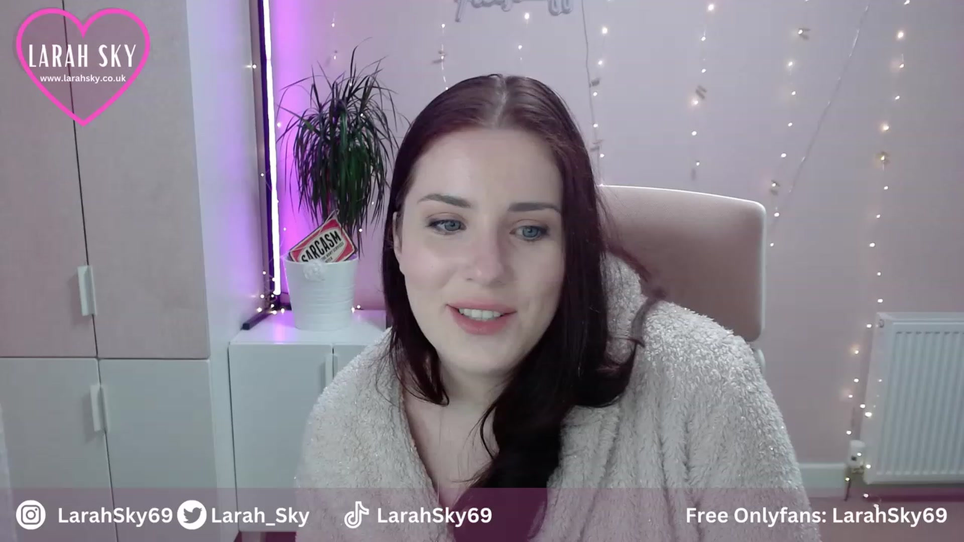 Gallery image thumbnail from Larah_Sky's myfreecams stream on, 08/24/2023, 19:43 image 1 of 20