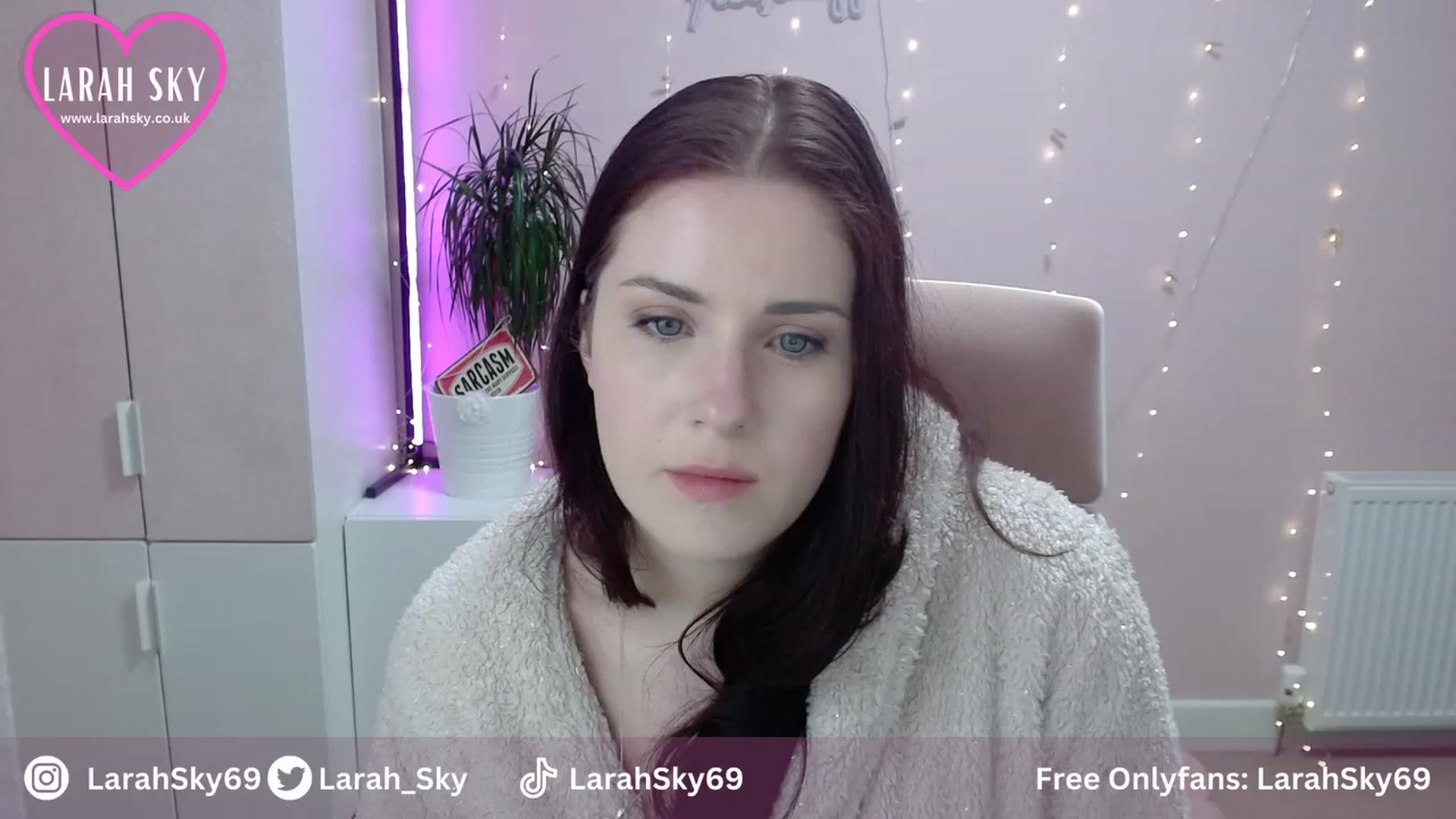Gallery image thumbnail from Larah_Sky's myfreecams stream on, 08/24/2023, 19:43 image 6 of 20