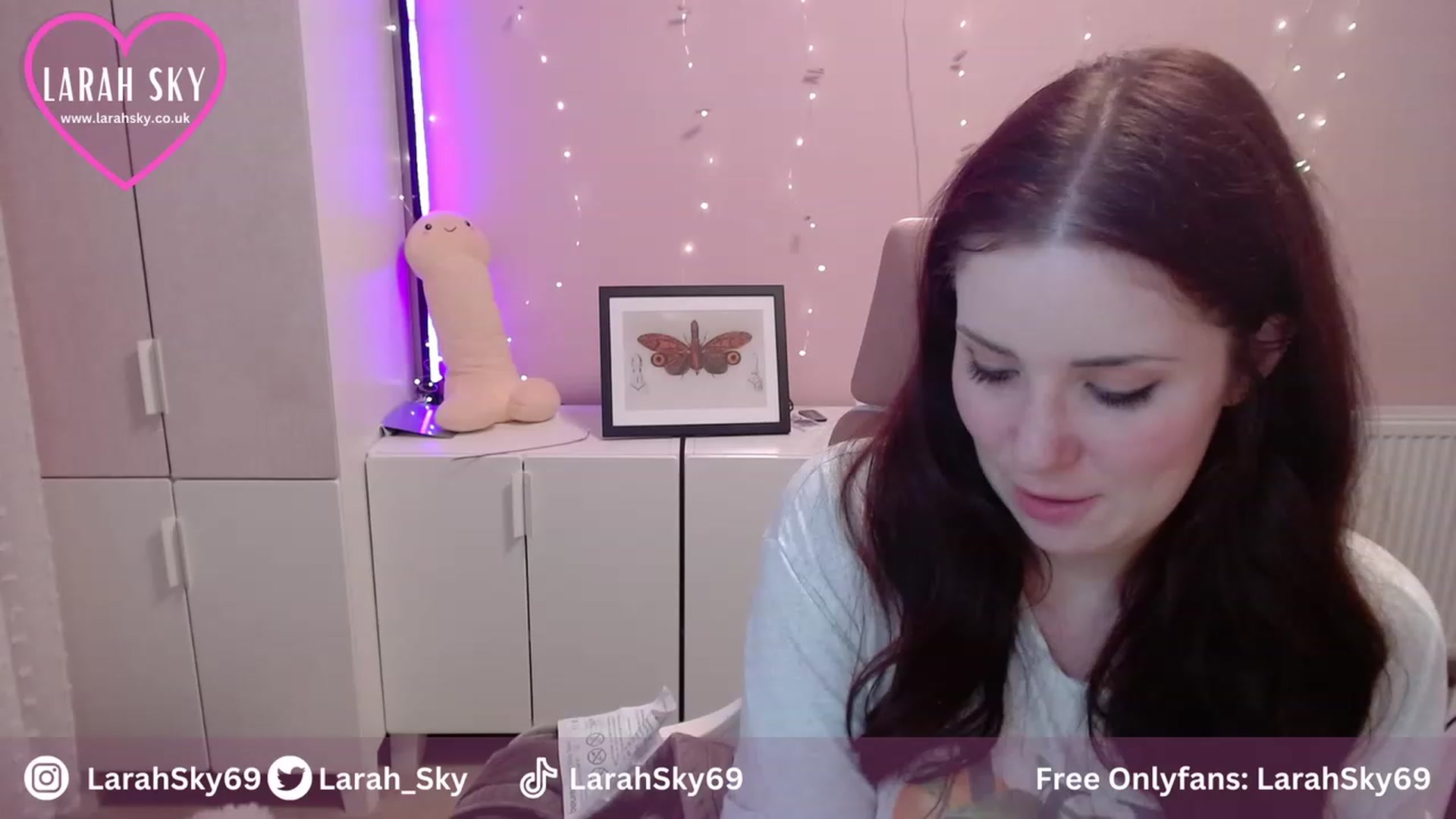 Gallery image thumbnail from Larah_Sky's myfreecams stream on, 09/17/2023, 22:09 image 8 of 20