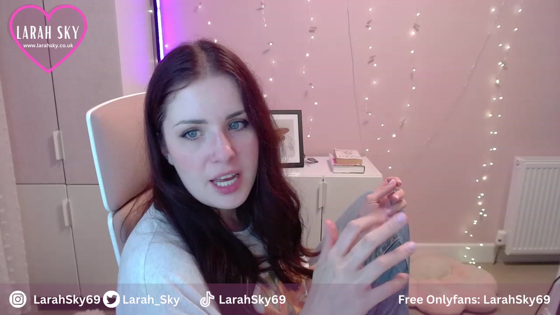 Gallery image thumbnail from Larah_Sky's myfreecams stream on, 09/17/2023, 22:09 image 3 of 20