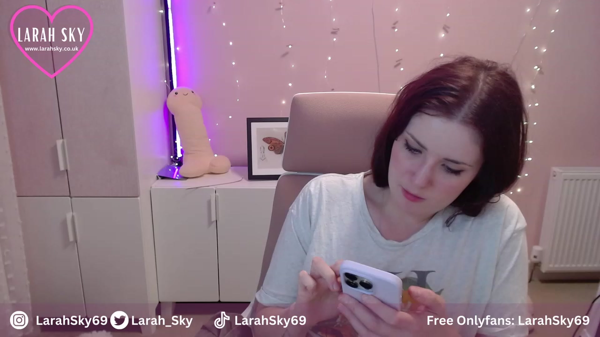 Gallery image thumbnail from Larah_Sky's myfreecams stream on, 09/17/2023, 22:09 image 10 of 20