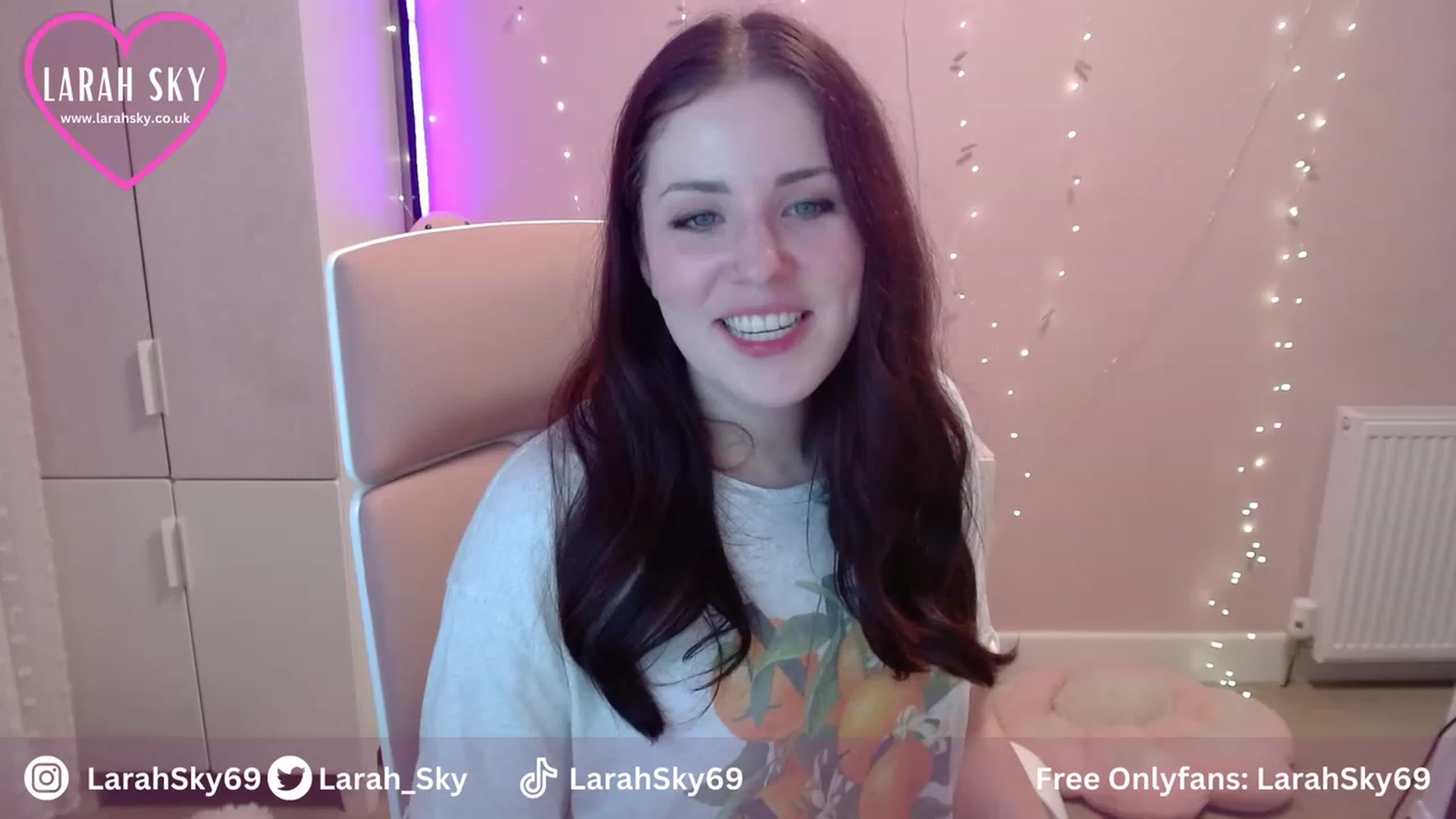 Gallery image thumbnail from Larah_Sky's myfreecams stream on, 09/17/2023, 22:09 image 4 of 20