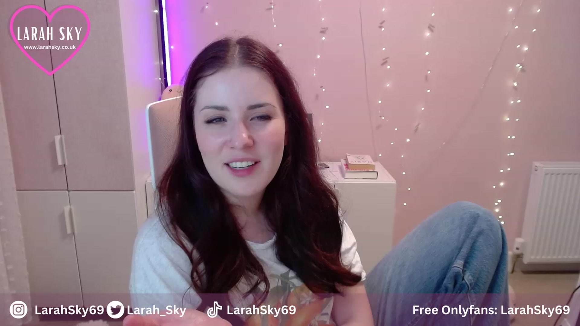 Gallery image thumbnail from Larah_Sky's myfreecams stream on, 09/17/2023, 22:09 image 5 of 20