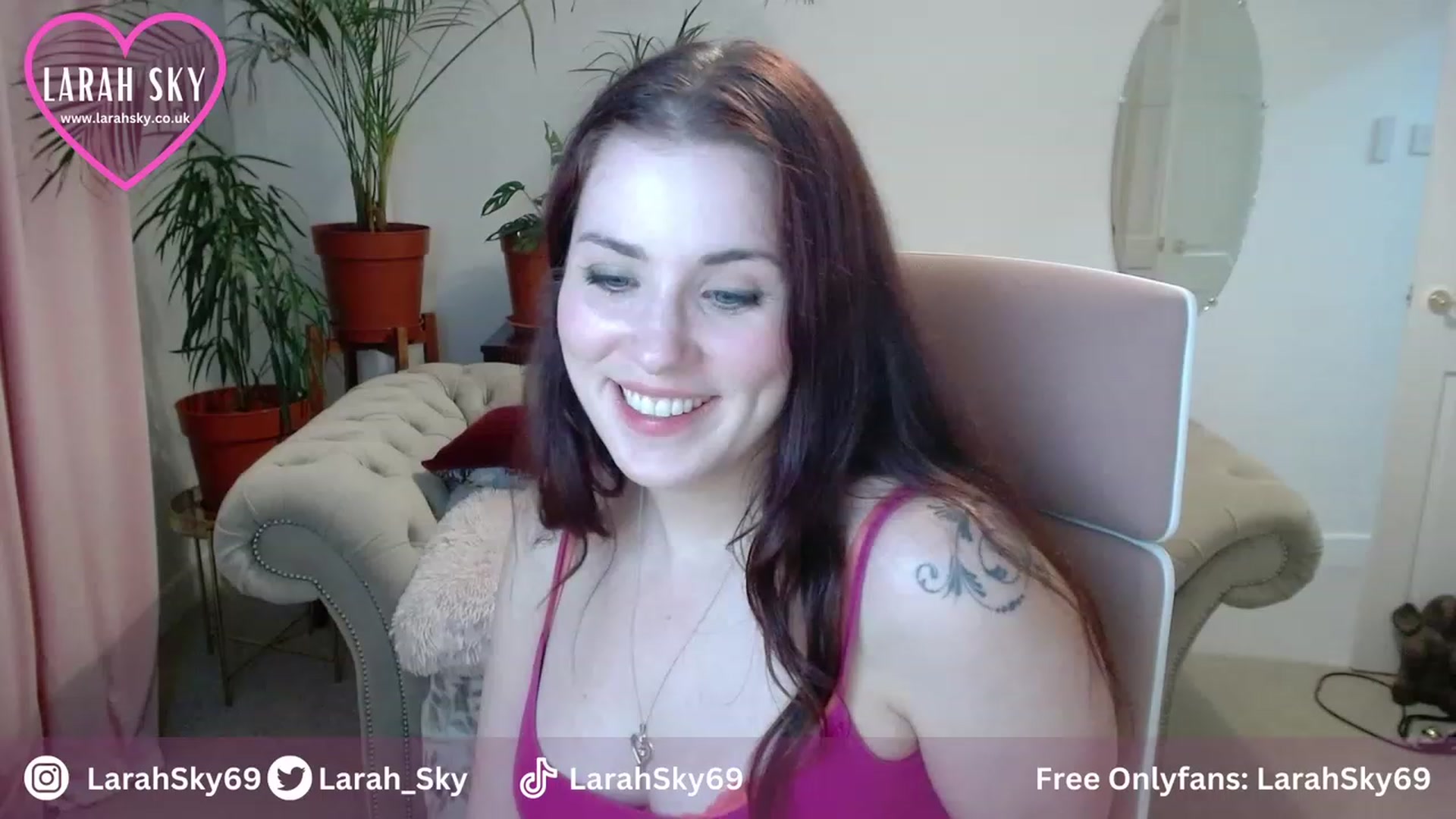 Gallery image thumbnail from Larah_Sky's myfreecams stream on, 09/19/2023, 23:15 image 12 of 20