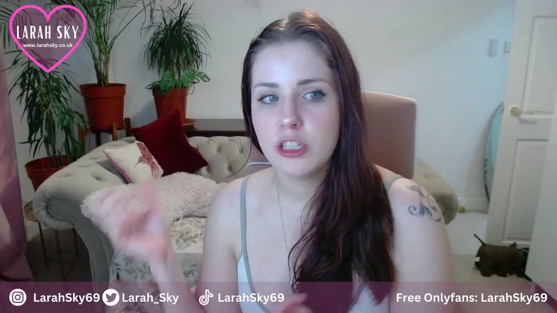 Gallery image thumbnail from Larah_Sky's myfreecams stream on, 10/16/2023, 23:57 image 7 of 20